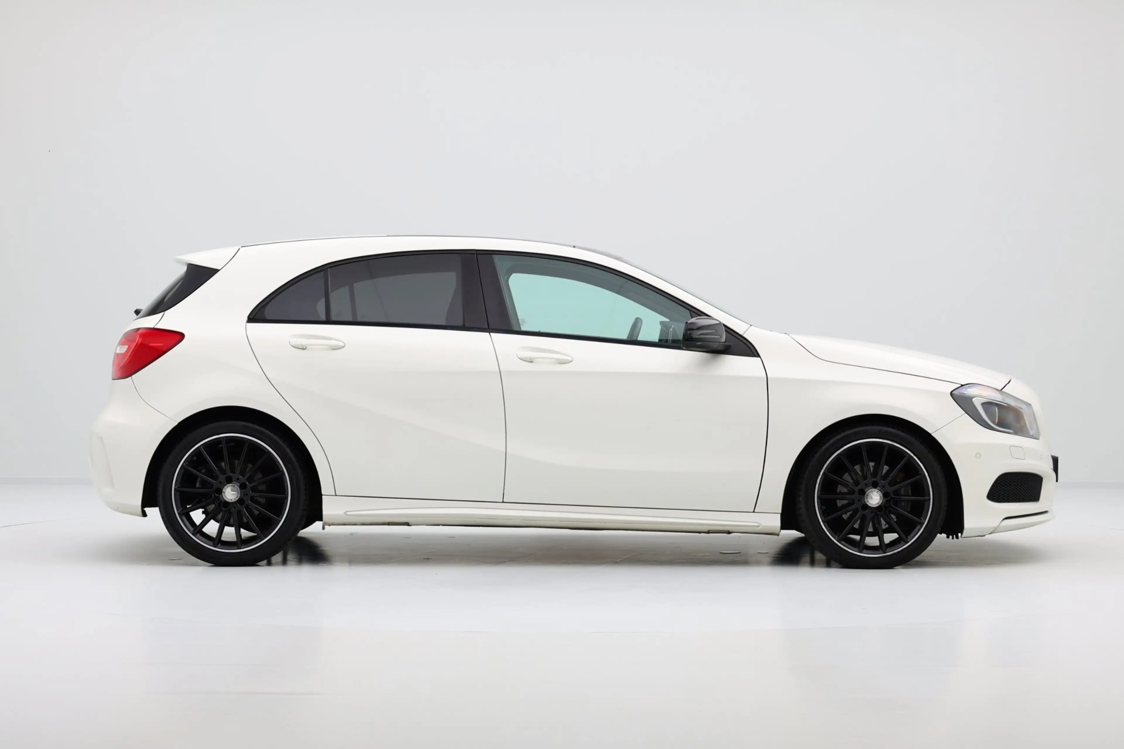 Mercedes-Benz A 180 Ambition Aut. AMG Line Pano|Xenon|Leder-alcantara| — photo 34