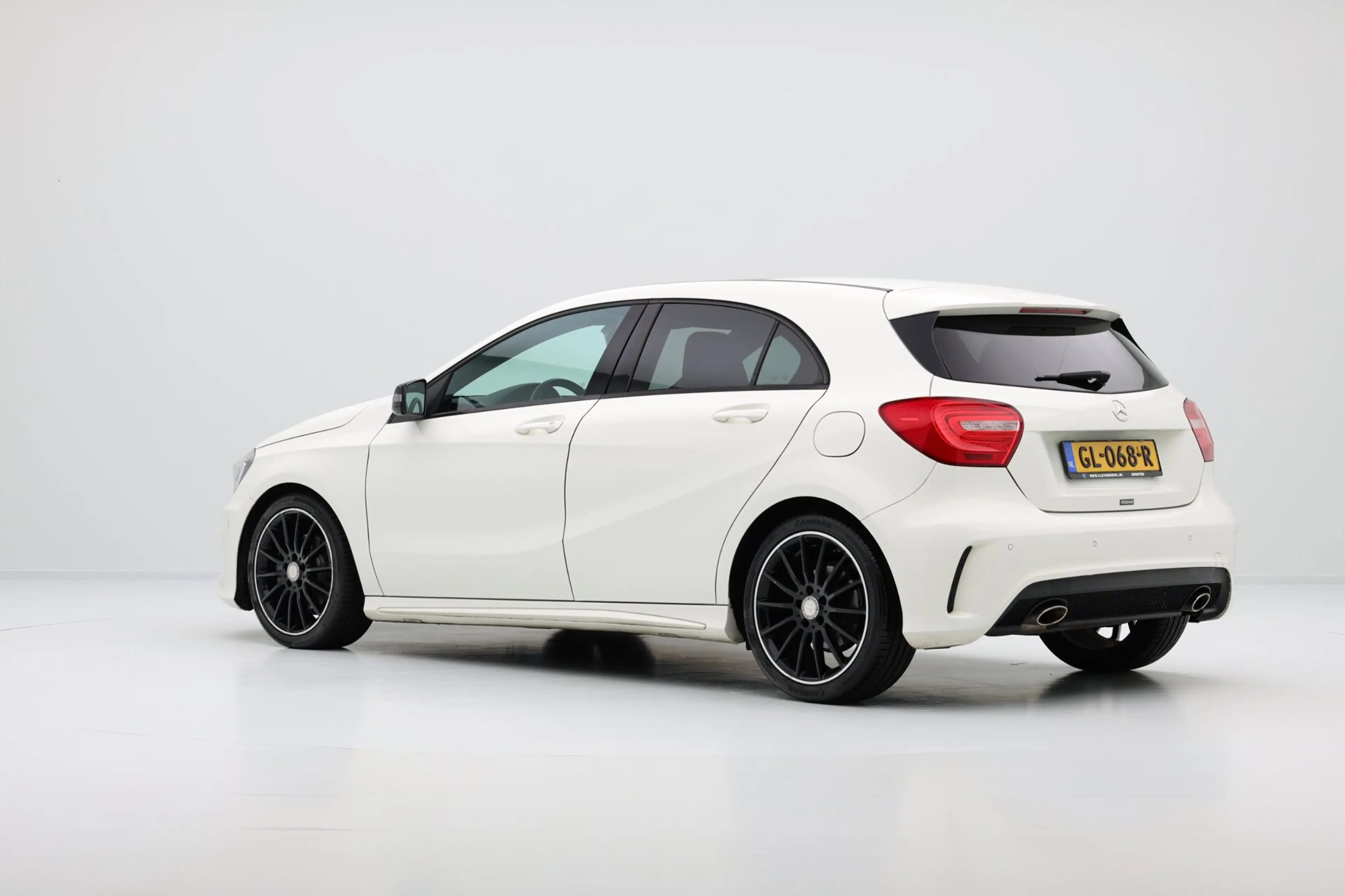 Mercedes-Benz A 180 Ambition Aut. AMG Line Pano|Xenon|Leder-alcantara| — photo 35