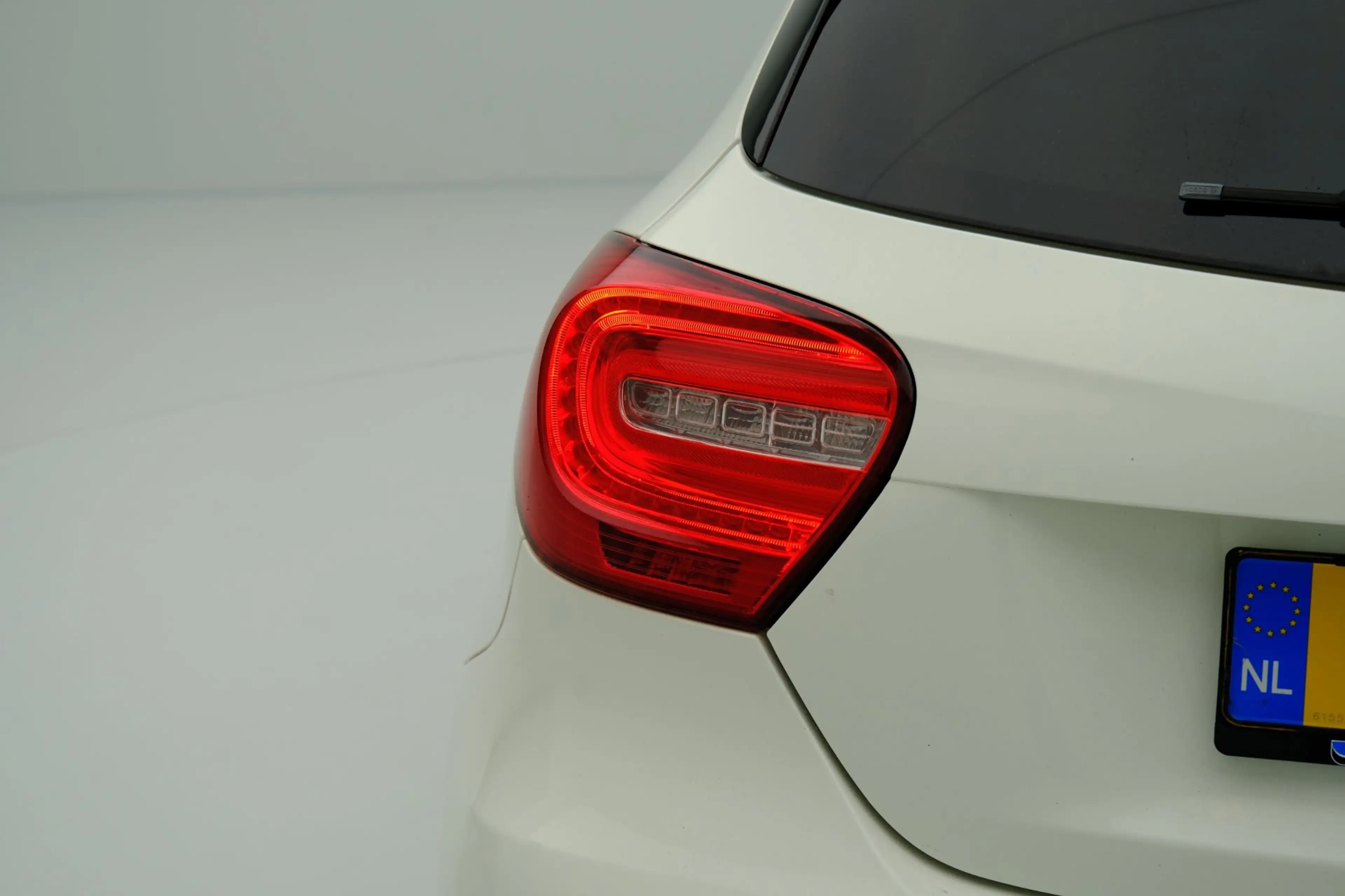 Mercedes-Benz A 180 Ambition Aut. AMG Line Pano|Xenon|Leder-alcantara| — photo 23