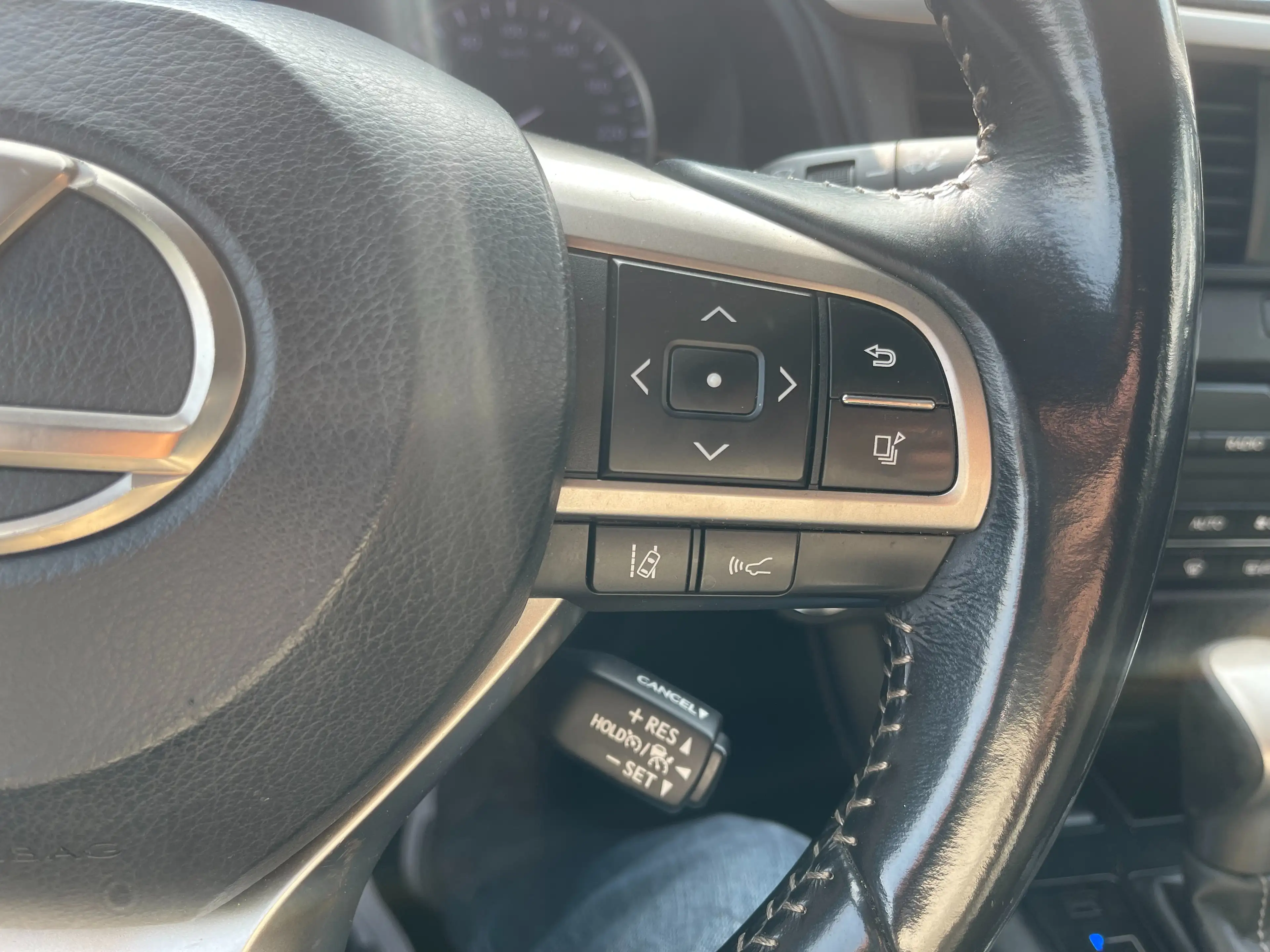 Lexus RX 200t 200t AWD — photo 15