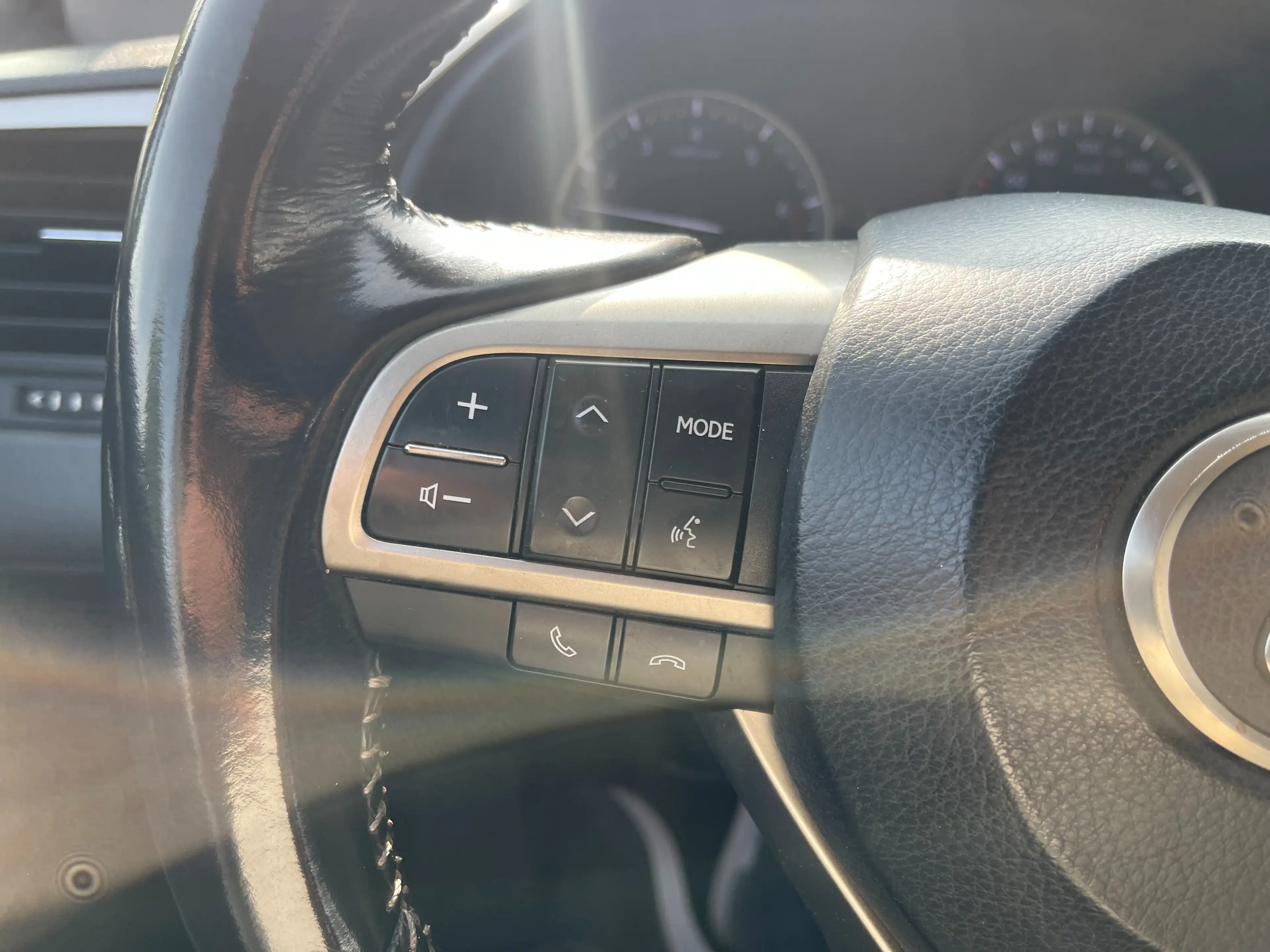 Lexus RX 200t 200t AWD — photo 14