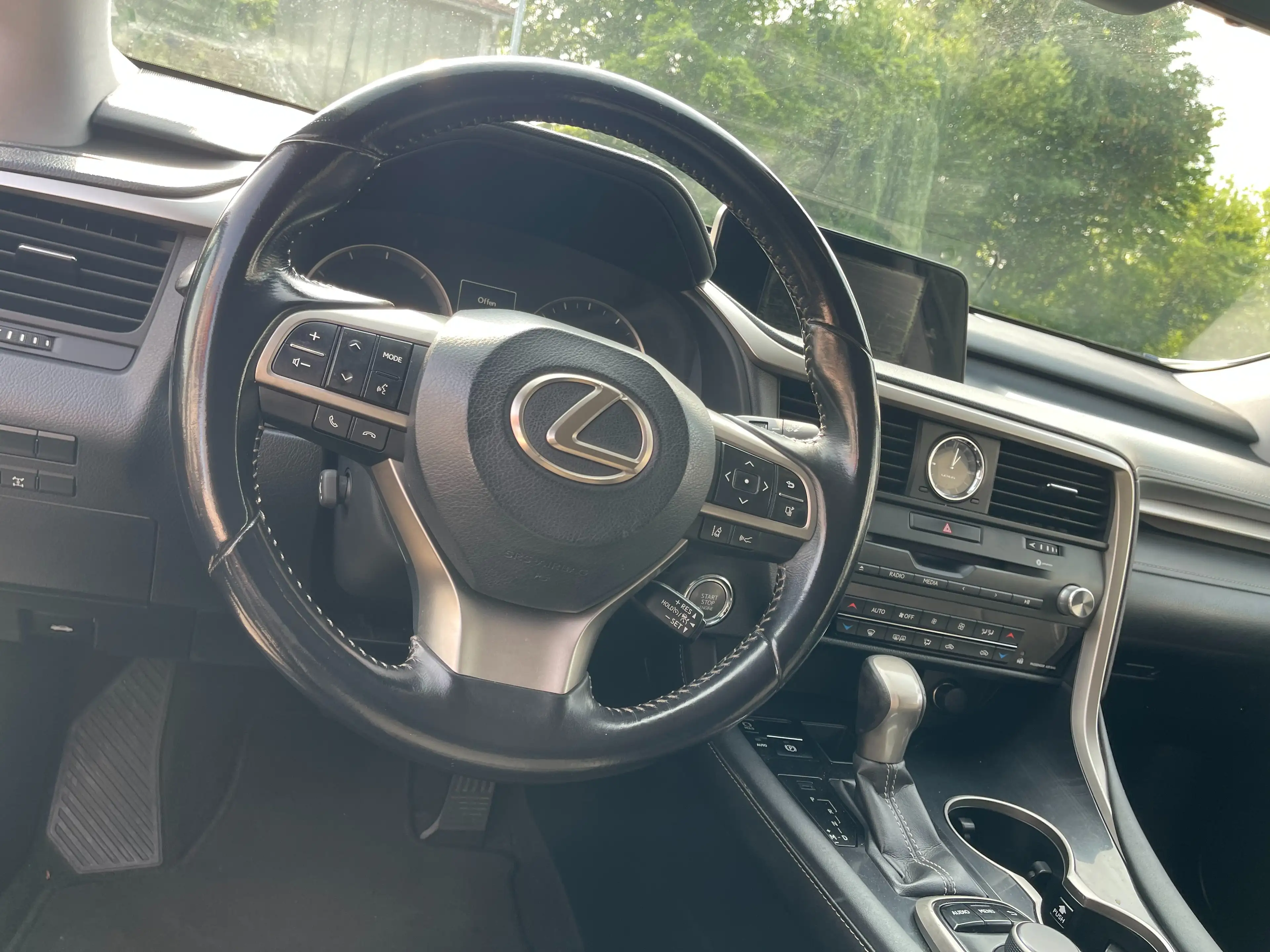 Lexus RX 200t 200t AWD — photo 13