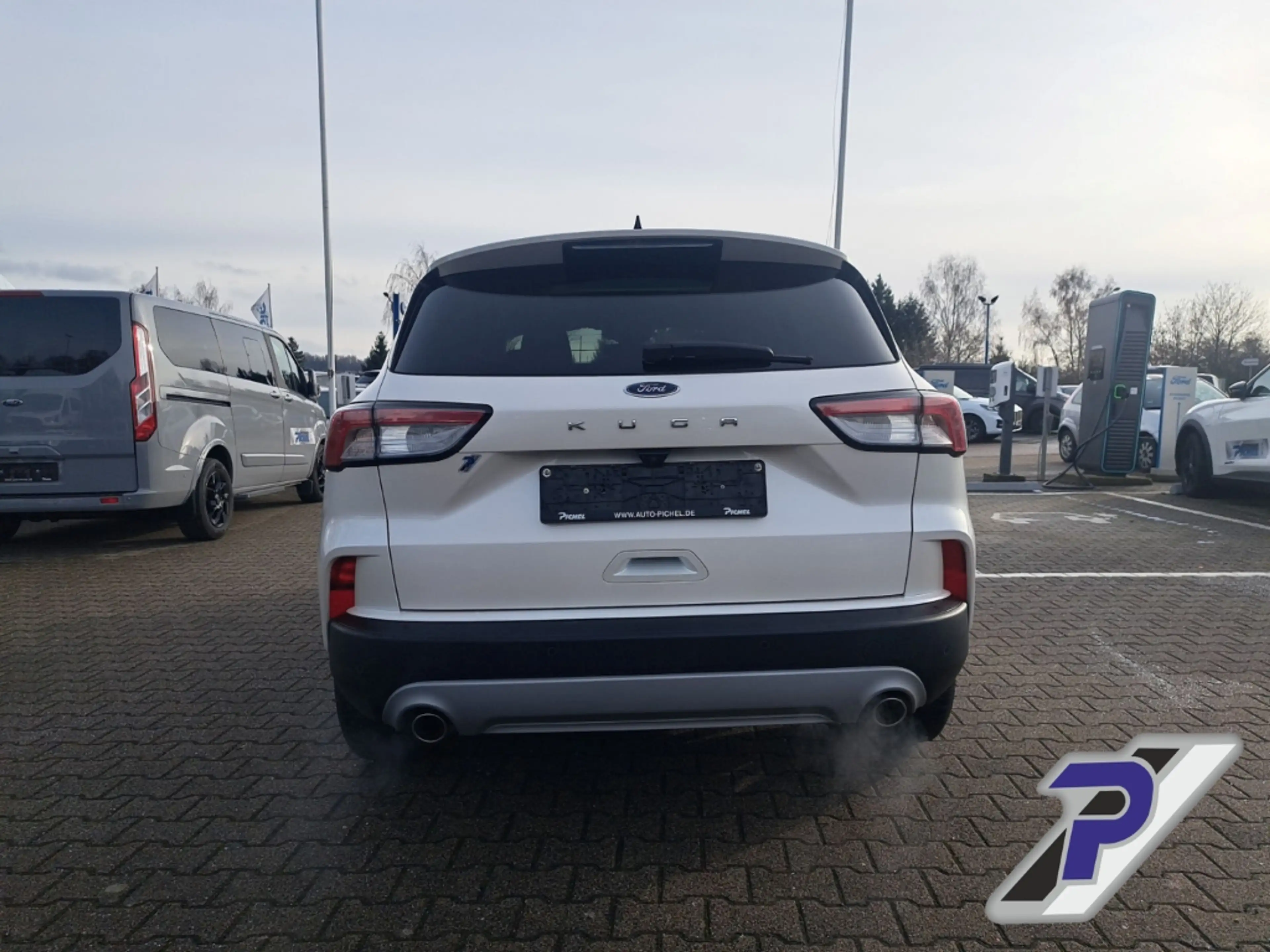 Ford Kuga 2.0 EcoBlue Titanium 4x4 PANODACH+TECHNO-PAKET — photo 4