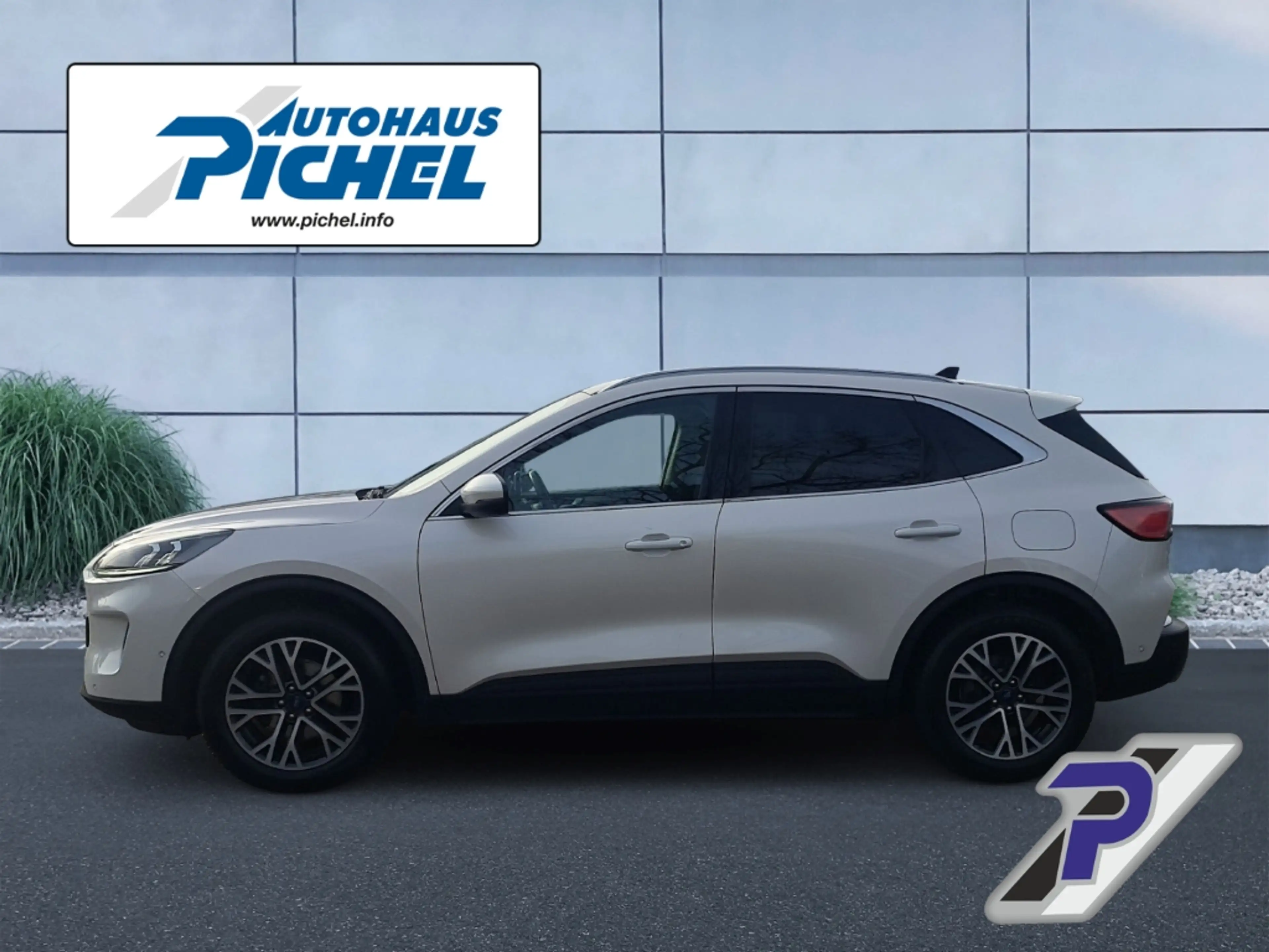 Ford Kuga 2.0 EcoBlue Titanium 4x4 PANODACH+TECHNO-PAKET — photo 2