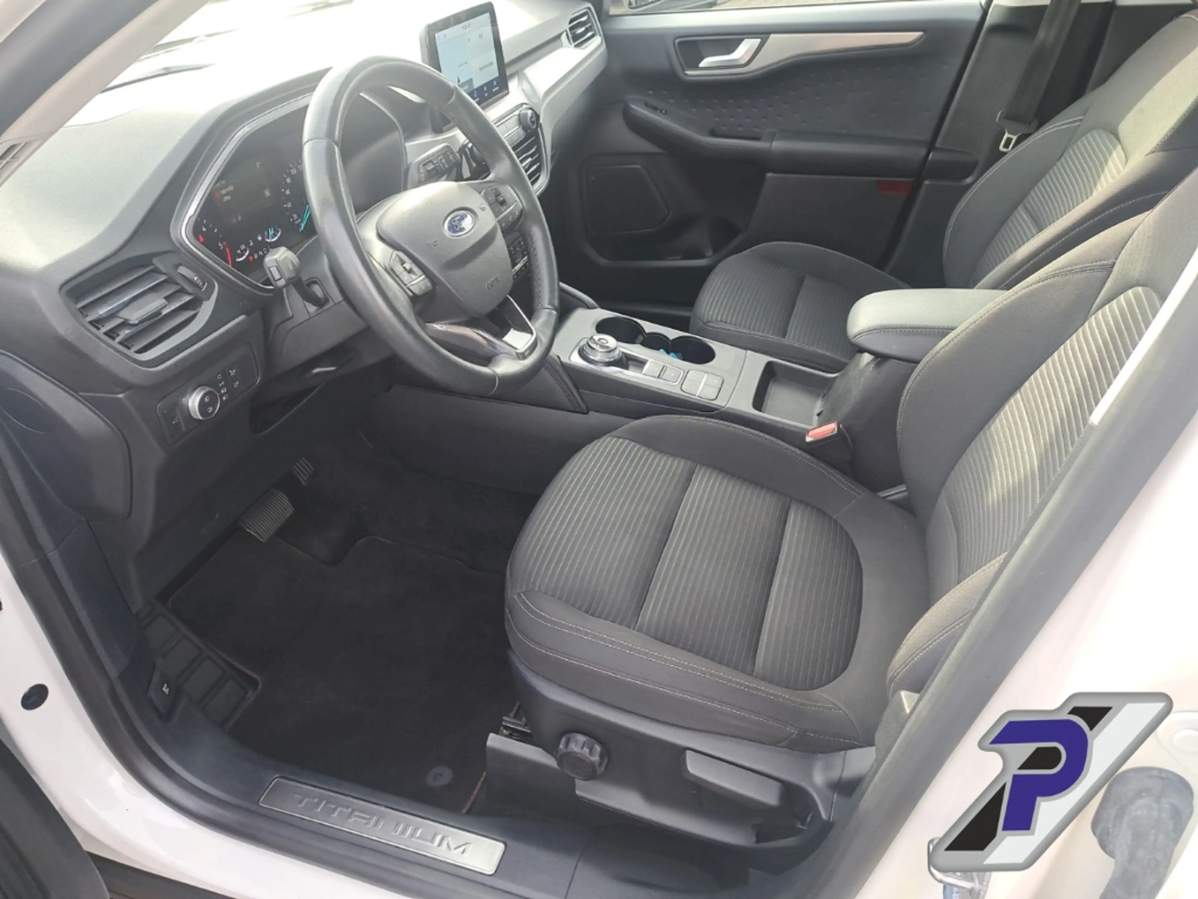 Ford Kuga 2.0 EcoBlue Titanium 4x4 PANODACH+TECHNO-PAKET — photo 11