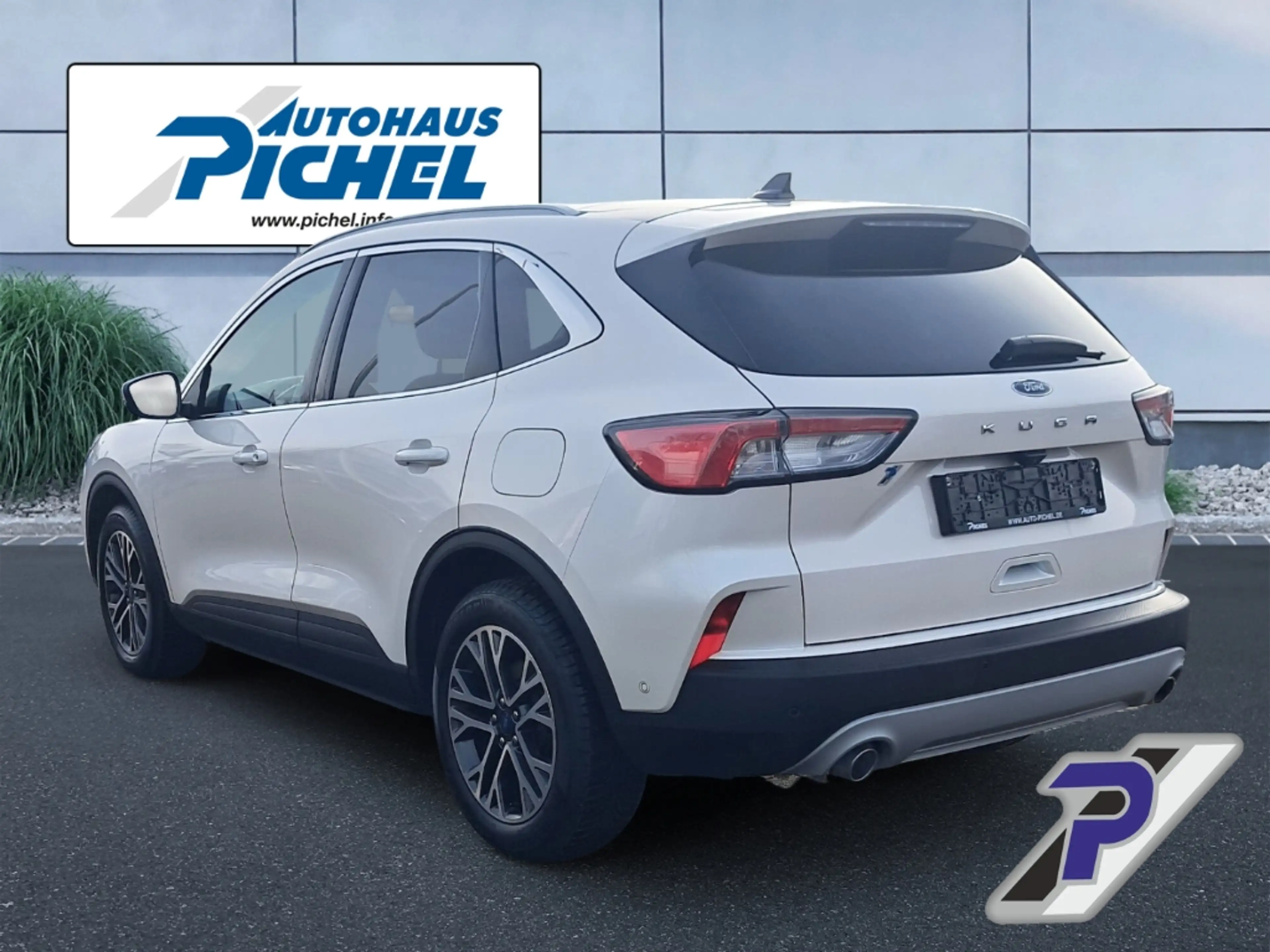 Ford Kuga 2.0 EcoBlue Titanium 4x4 PANODACH+TECHNO-PAKET — photo 3