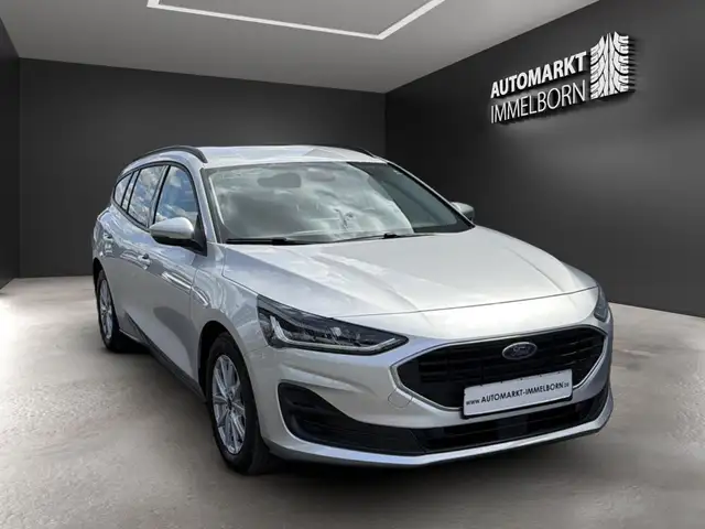 Ford Focus view 2