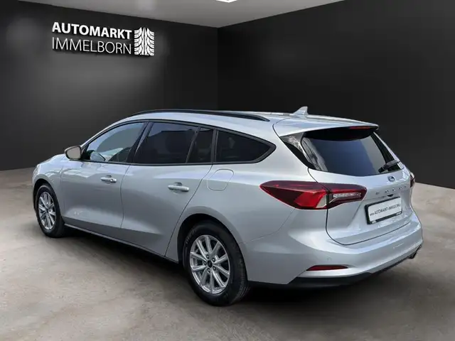 Ford Focus view 5