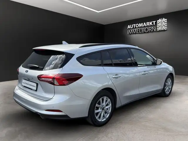 Ford Focus view 6