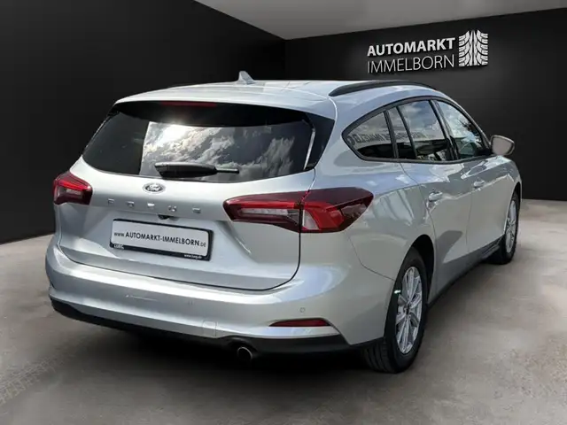 Ford Focus view 10