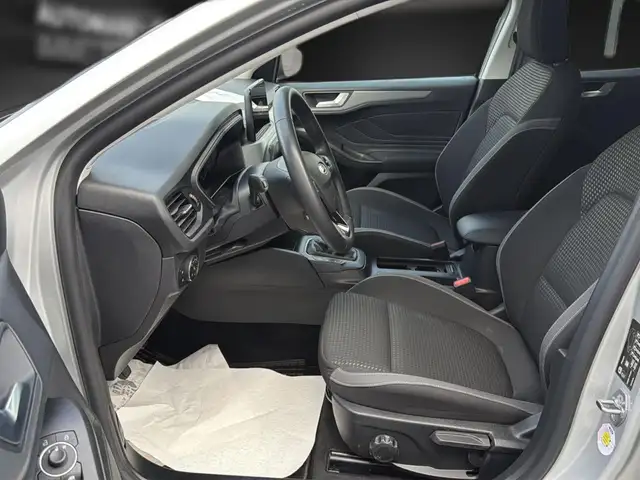Ford Focus view 15
