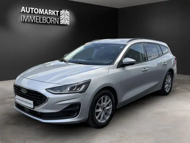 Ford Focus view 4