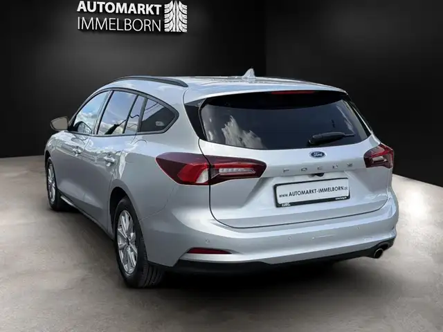 Ford Focus view 9