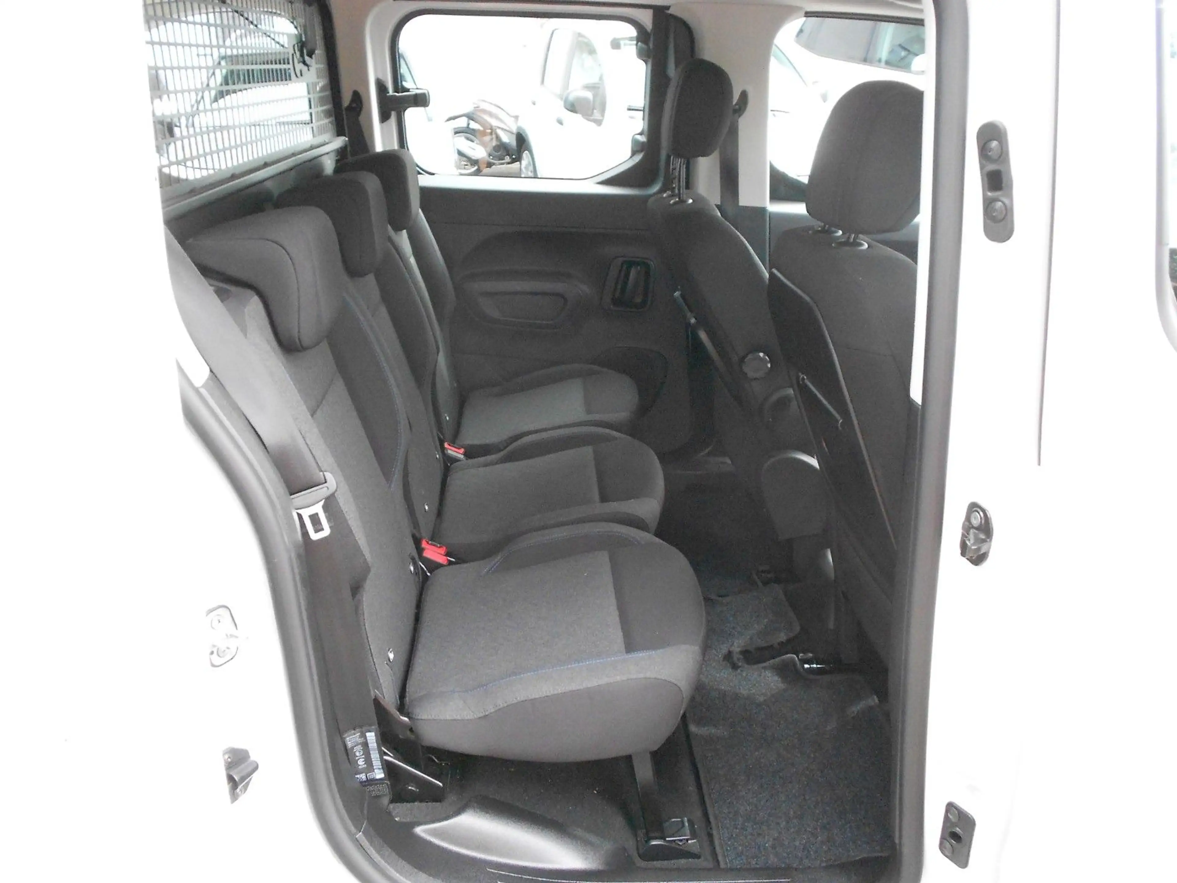 Fiat Doblo Doblò Kombi 1.5 BlueHDi 96 kW Klima — photo 11