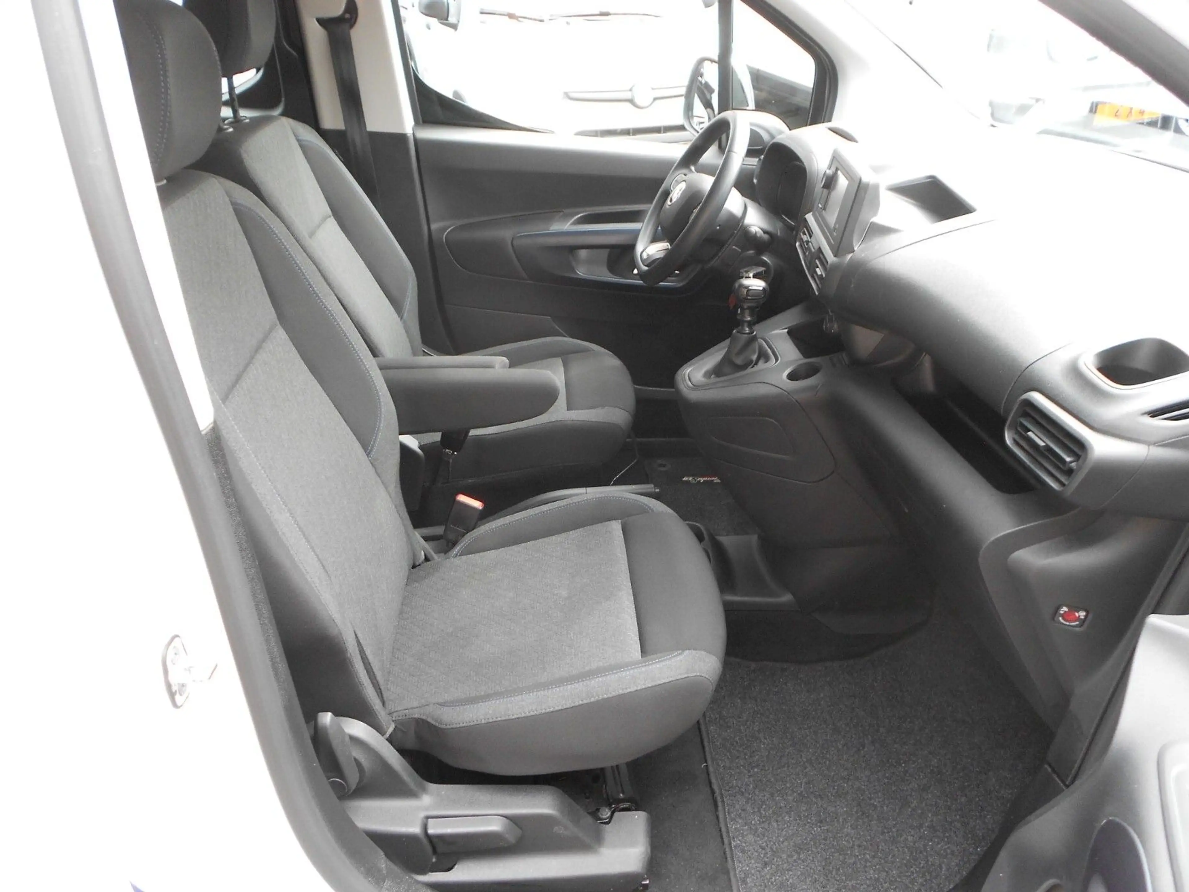 Fiat Doblo Doblò Kombi 1.5 BlueHDi 96 kW Klima — photo 10