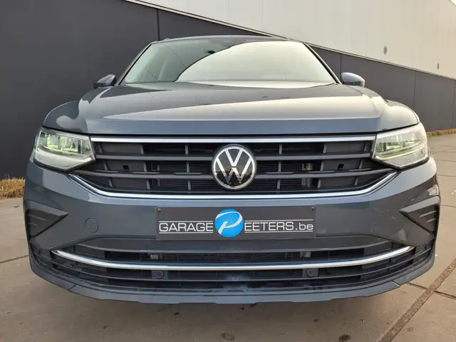 Volkswagen Tiguan view 5