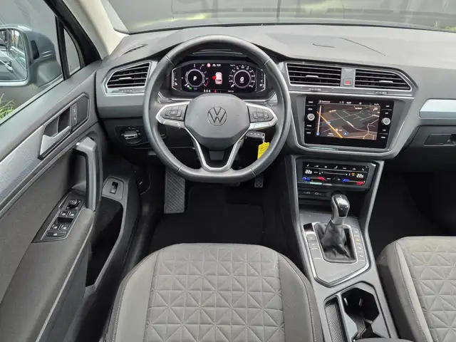 Volkswagen Tiguan view 12
