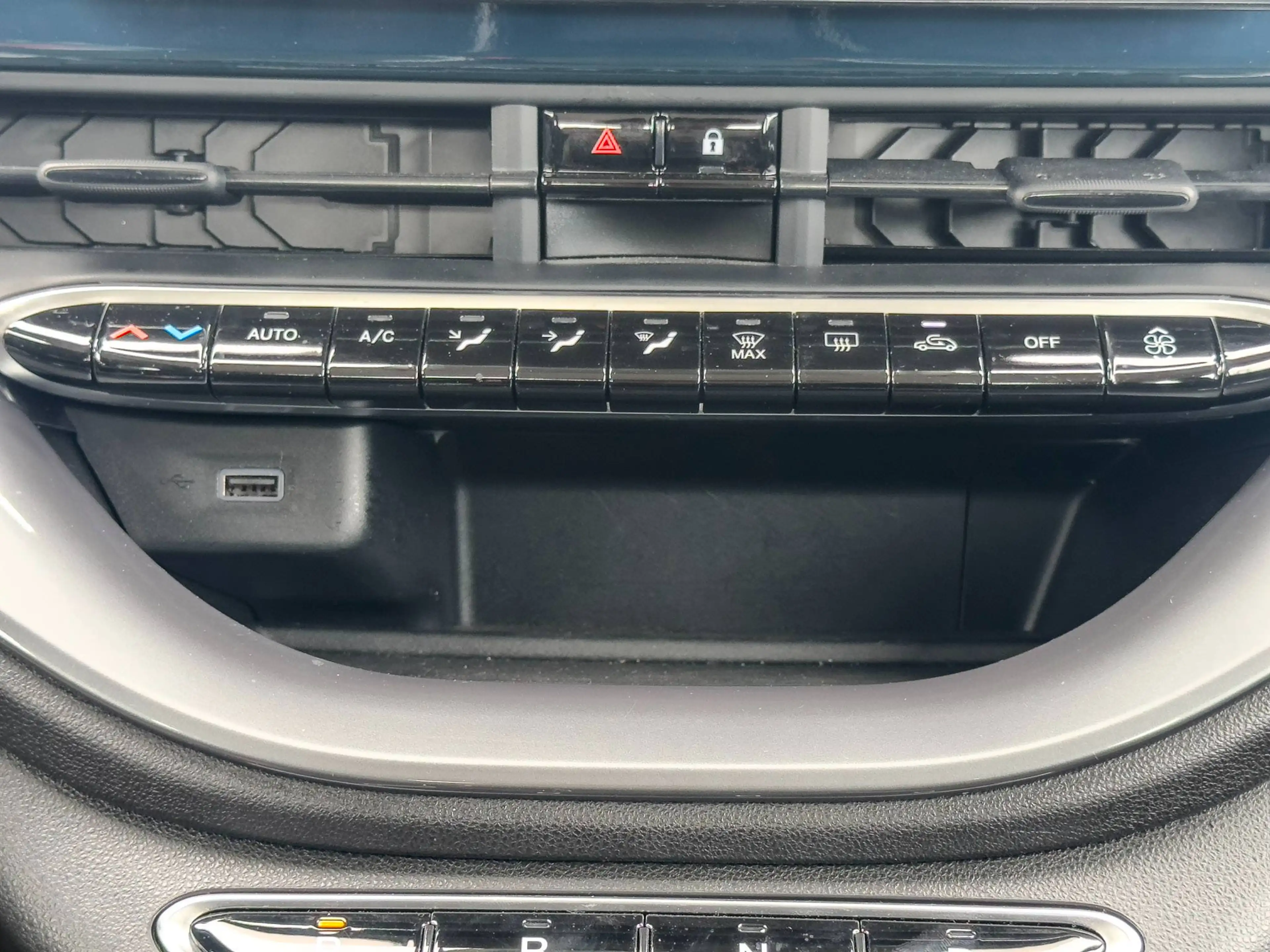 Fiat 500e LONG RANGE 300KM / CARPLAY - ALU - 6.000 KM - LANE CONTROL — photo 13
