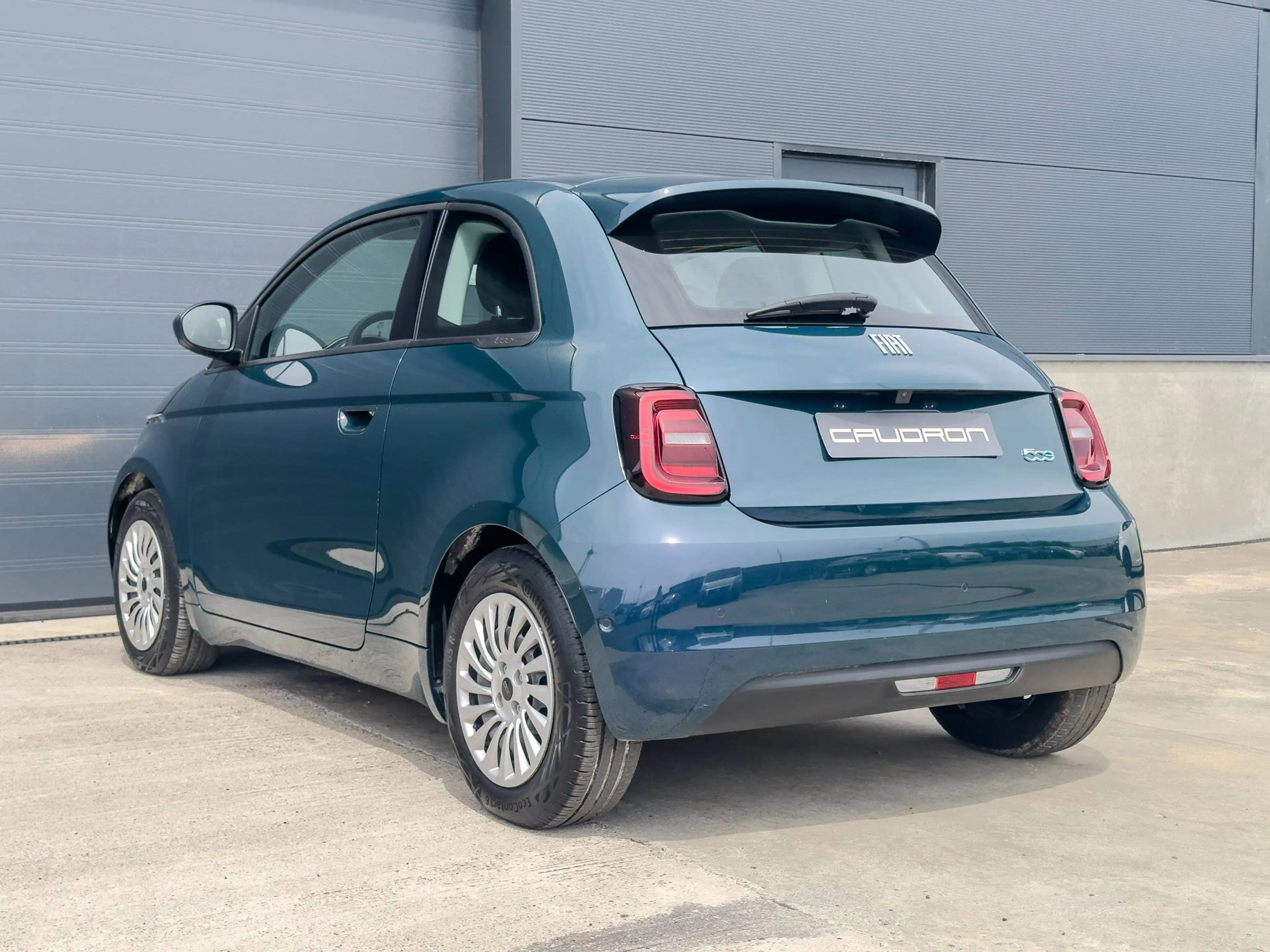 Fiat 500e LONG RANGE 300KM / CARPLAY - ALU - 6.000 KM - LANE CONTROL — photo 2
