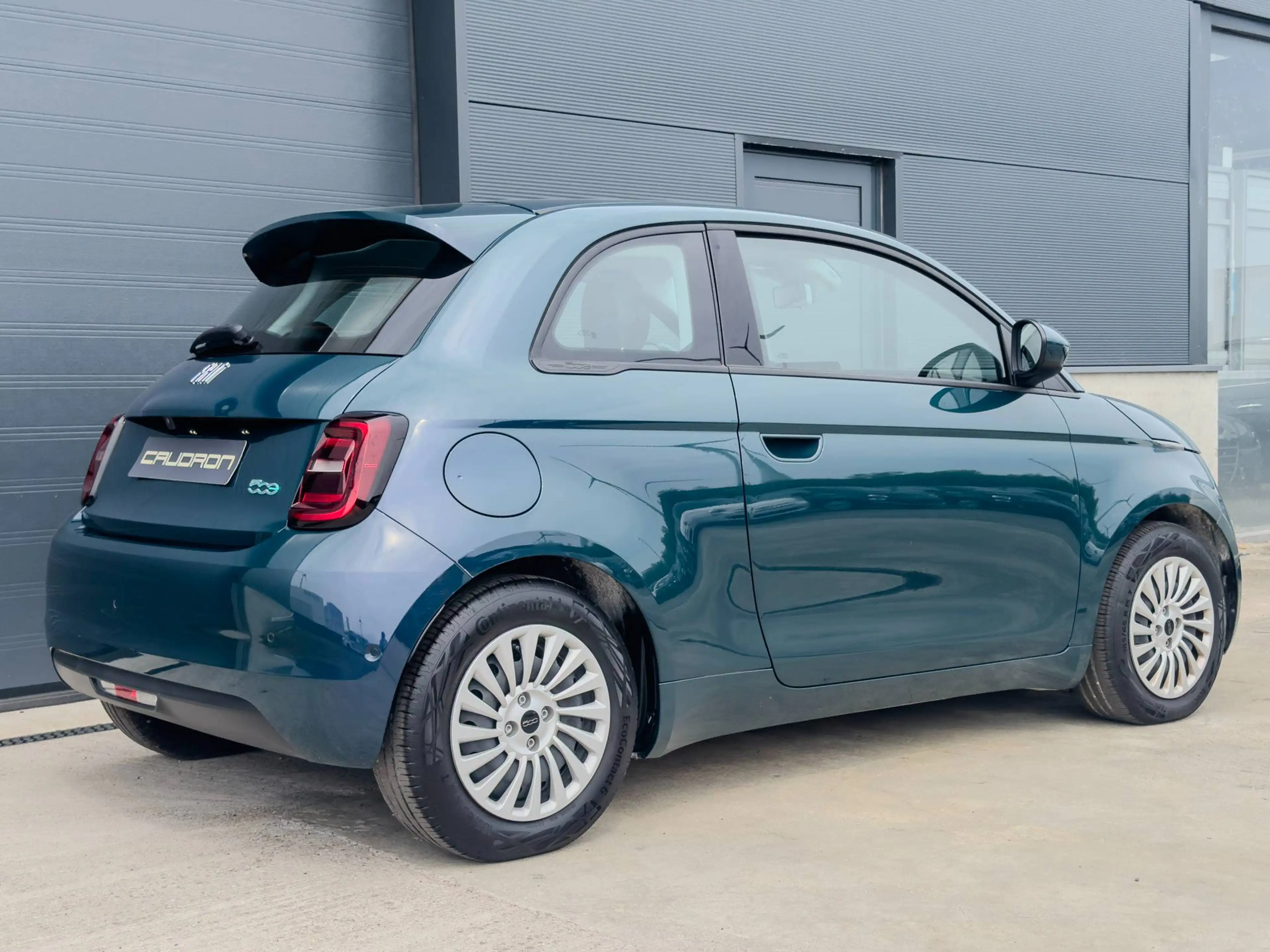 Fiat 500e LONG RANGE 300KM / CARPLAY - ALU - 6.000 KM - LANE CONTROL — photo 5