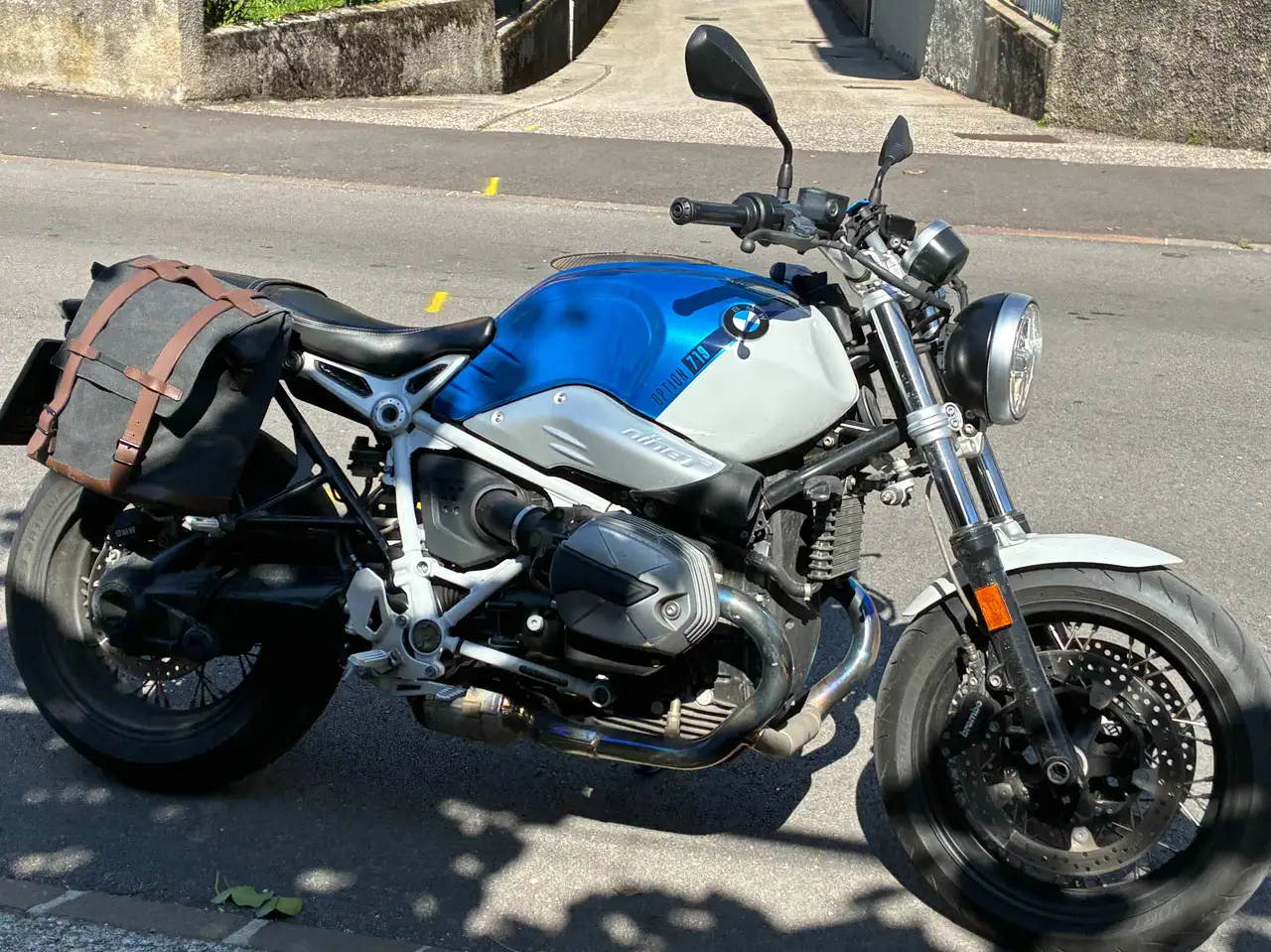 BMW R nineT