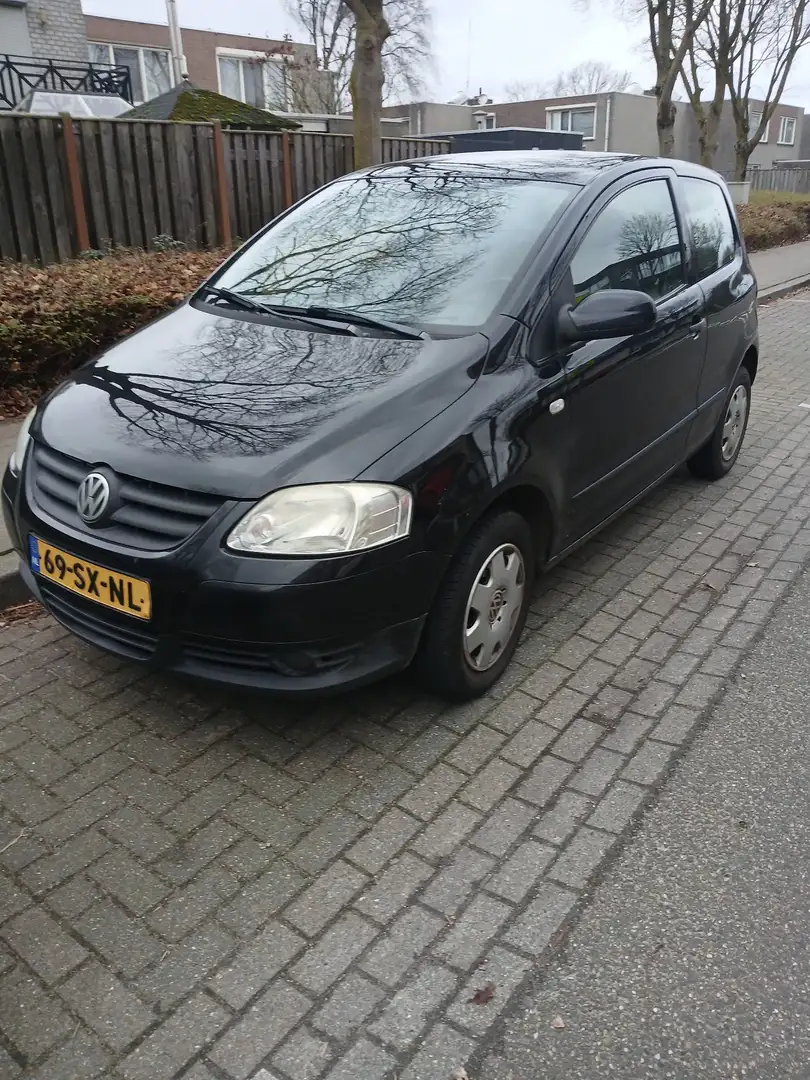 Volkswagen Fox 1.4 Trendline Zwart - 1