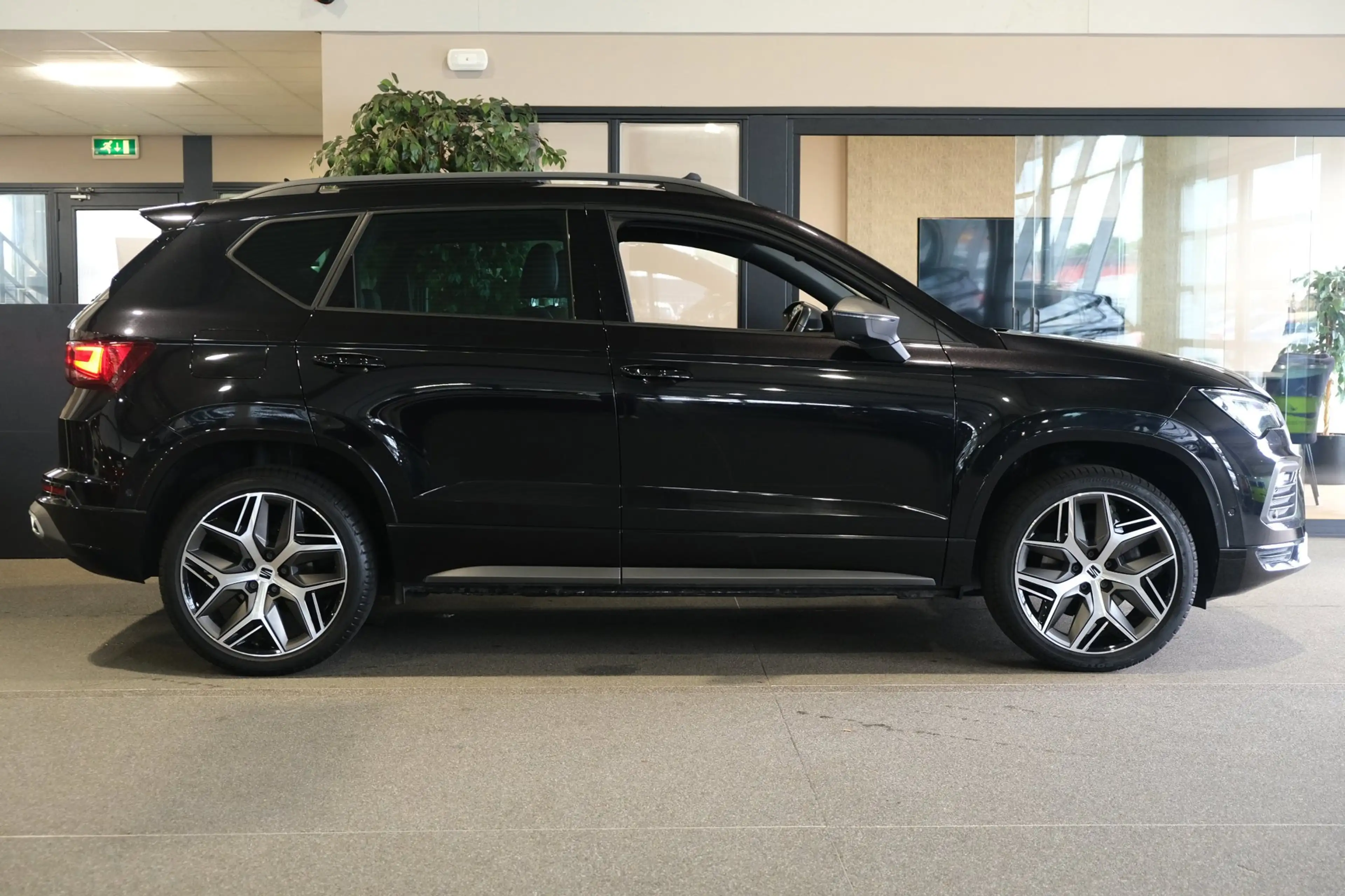 SEAT Ateca 1.5 TSI FR 150PK DSG Pano Virtual Led Cam Elek Ach — photo 7
