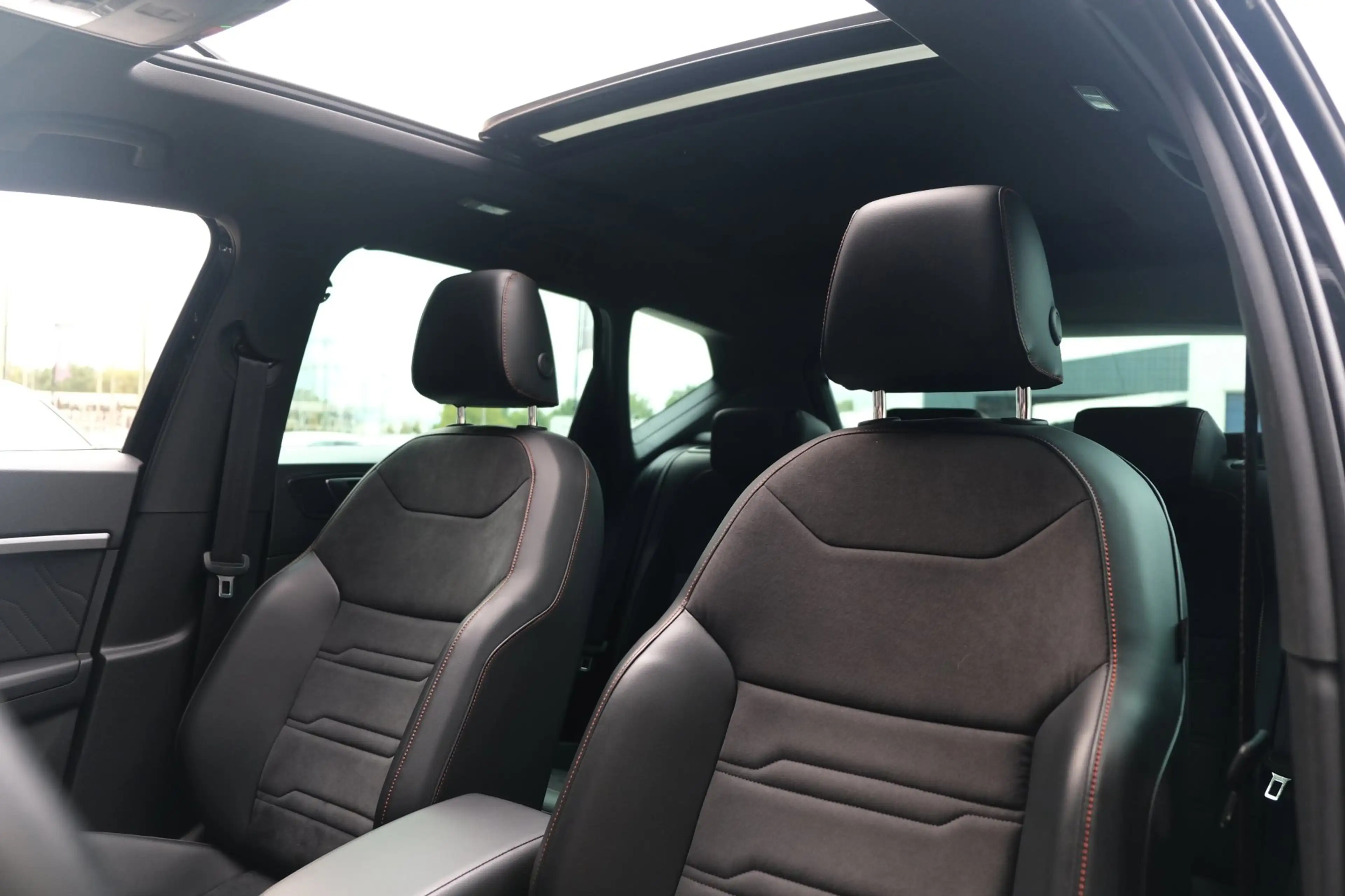 SEAT Ateca 1.5 TSI FR 150PK DSG Pano Virtual Led Cam Elek Ach — photo 4