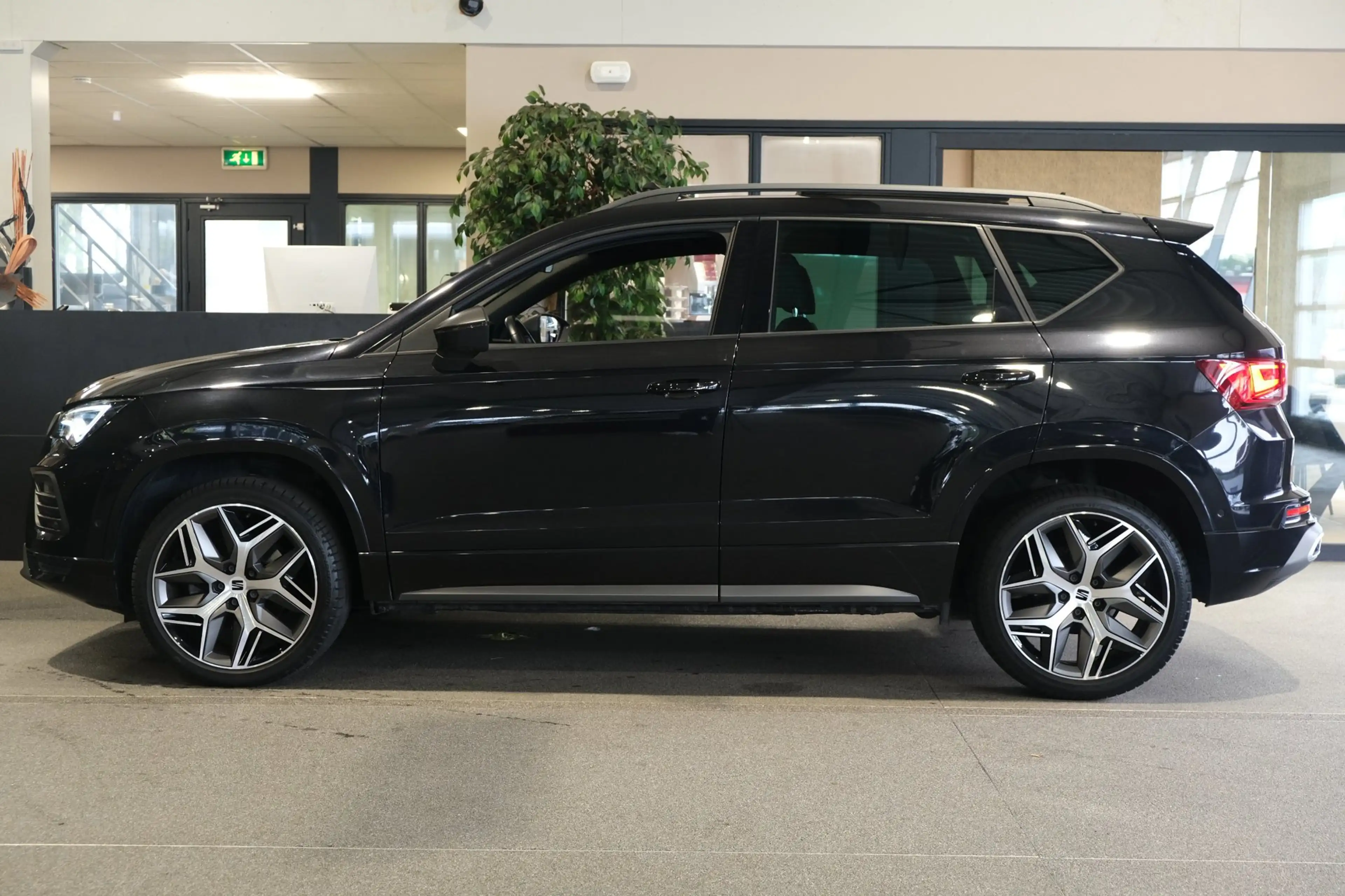 SEAT Ateca 1.5 TSI FR 150PK DSG Pano Virtual Led Cam Elek Ach — photo 9