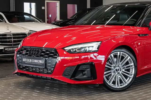 Audi S5 view 3