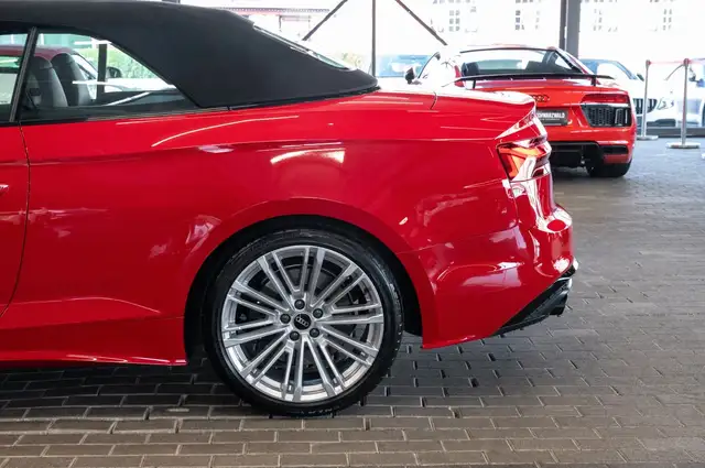 Audi S5 view 11