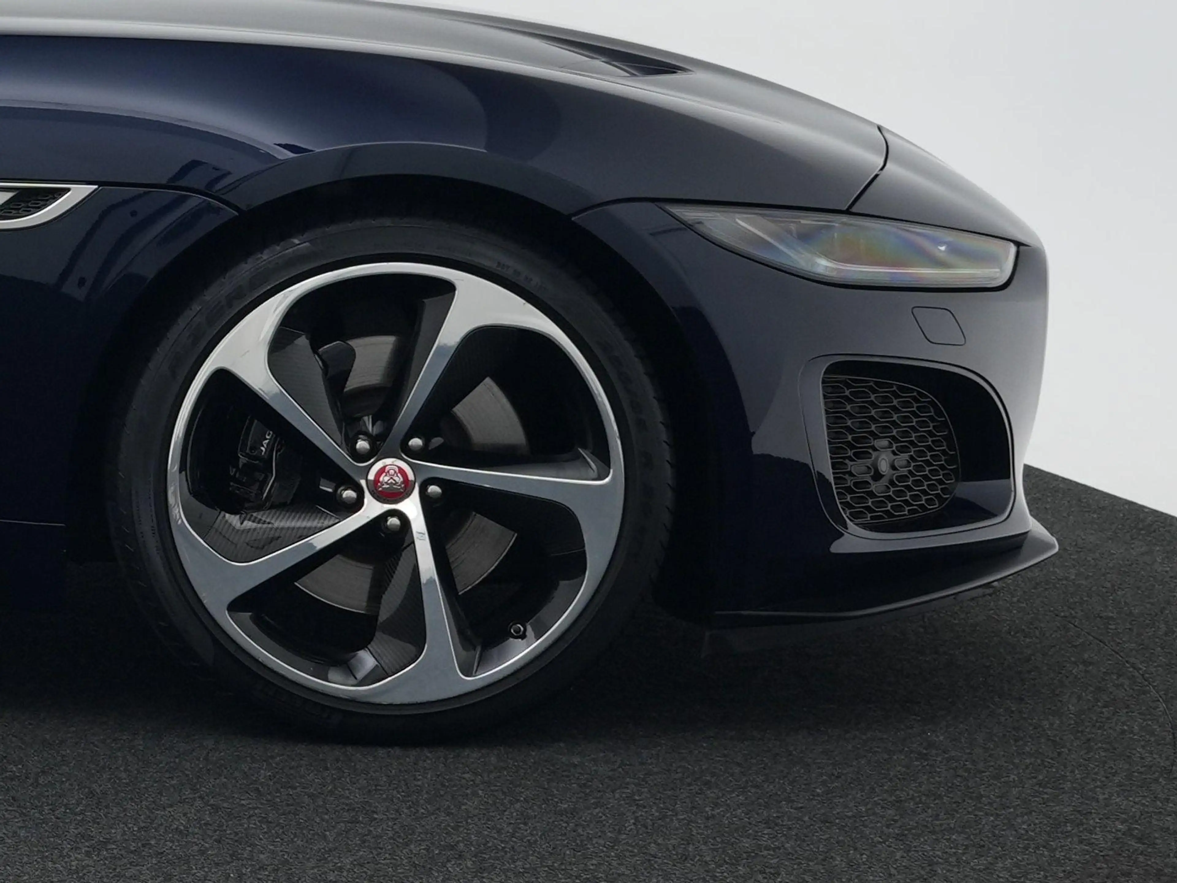 Jaguar F-Type P300 RWD First Edition | Carbon Inlay Velgen| Spor — photo 8