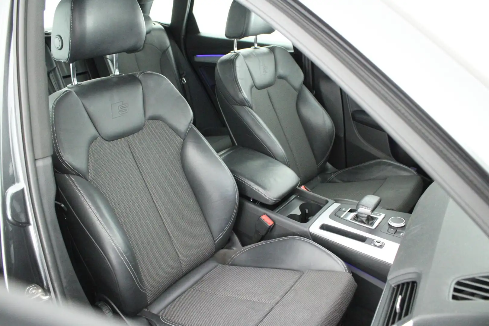 Audi Q5 35 TDI 163pk quattro 2x S-Line Led Navigatie Grijs - 2