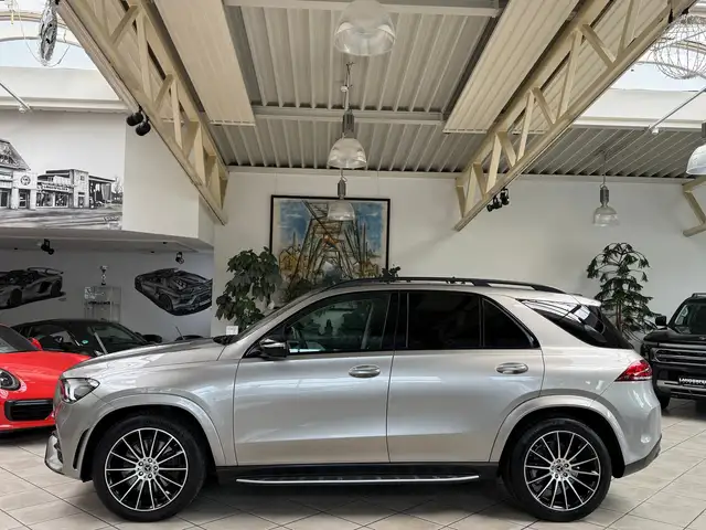 Mercedes-Benz 450 view 7