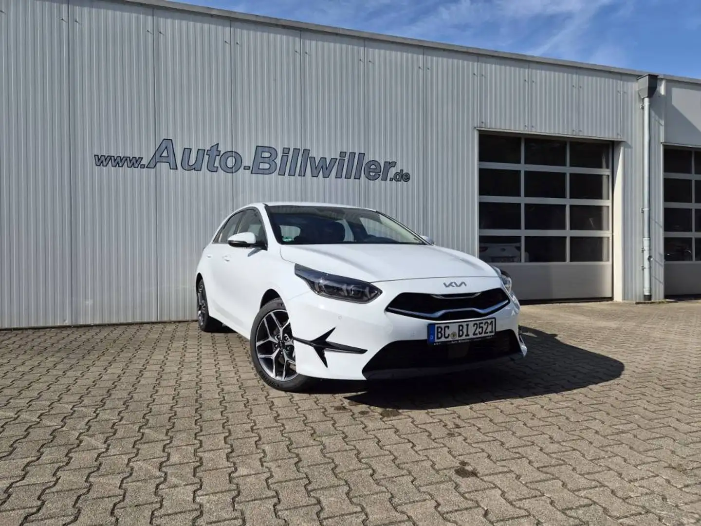 Kia Ceed / cee'd Ceed 5-Türer 1.5 T-GDI (140 PS) ISG DCT7 Spirit Te Weiß - 2