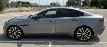 XE 2.0d i4 mhev R-Dynamic Black rwd 204cv auto