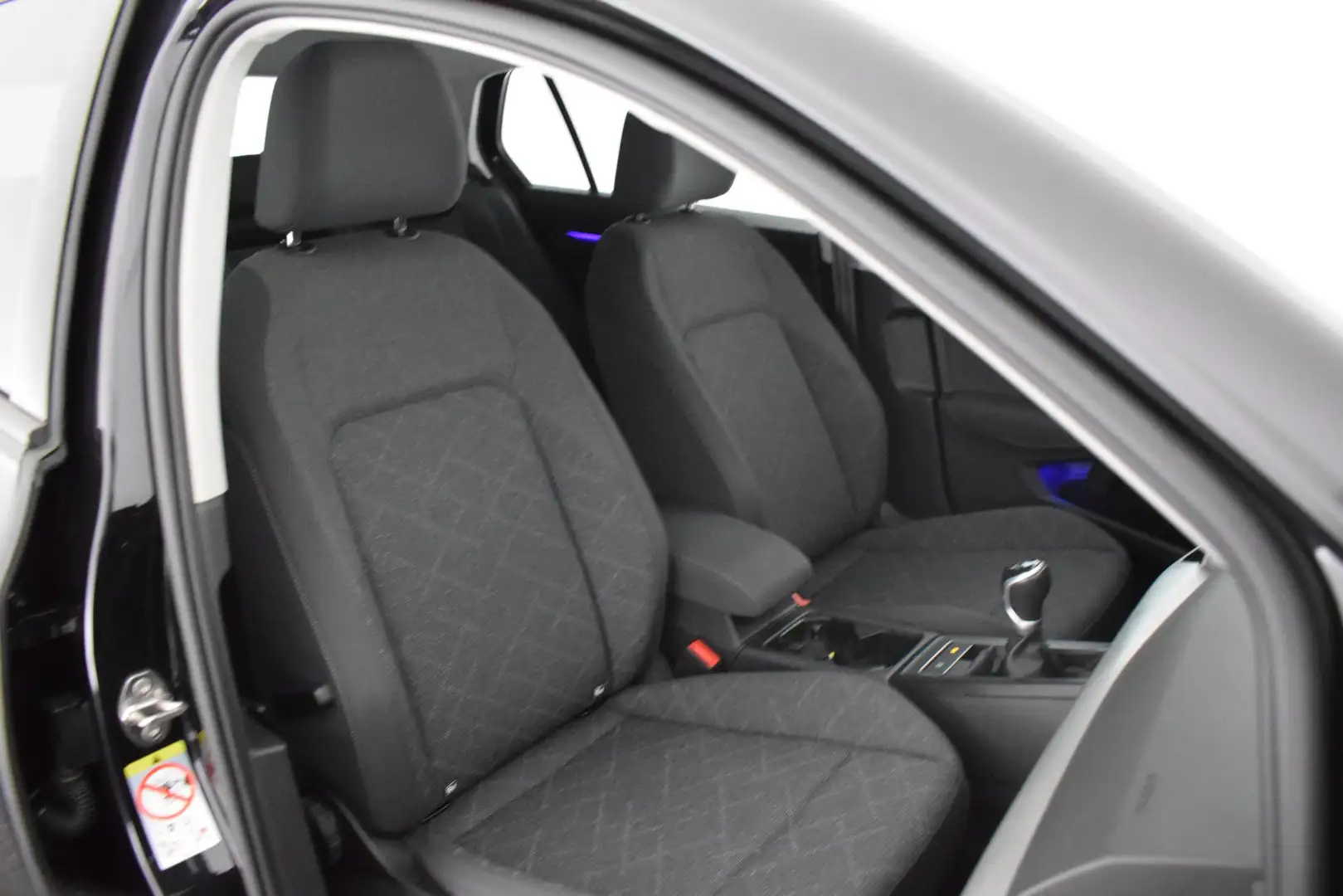 Volkswagen Golf 1.0 TSI 110pk H6 Life Virtual Cockpit Navigatie Pa Nero - 2