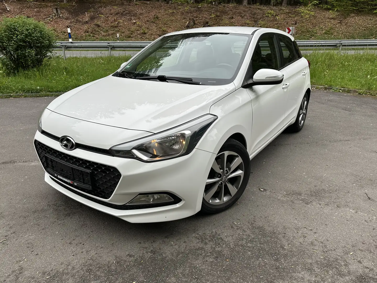 Hyundai i20 1.1 CRDi YES! Gold - 1