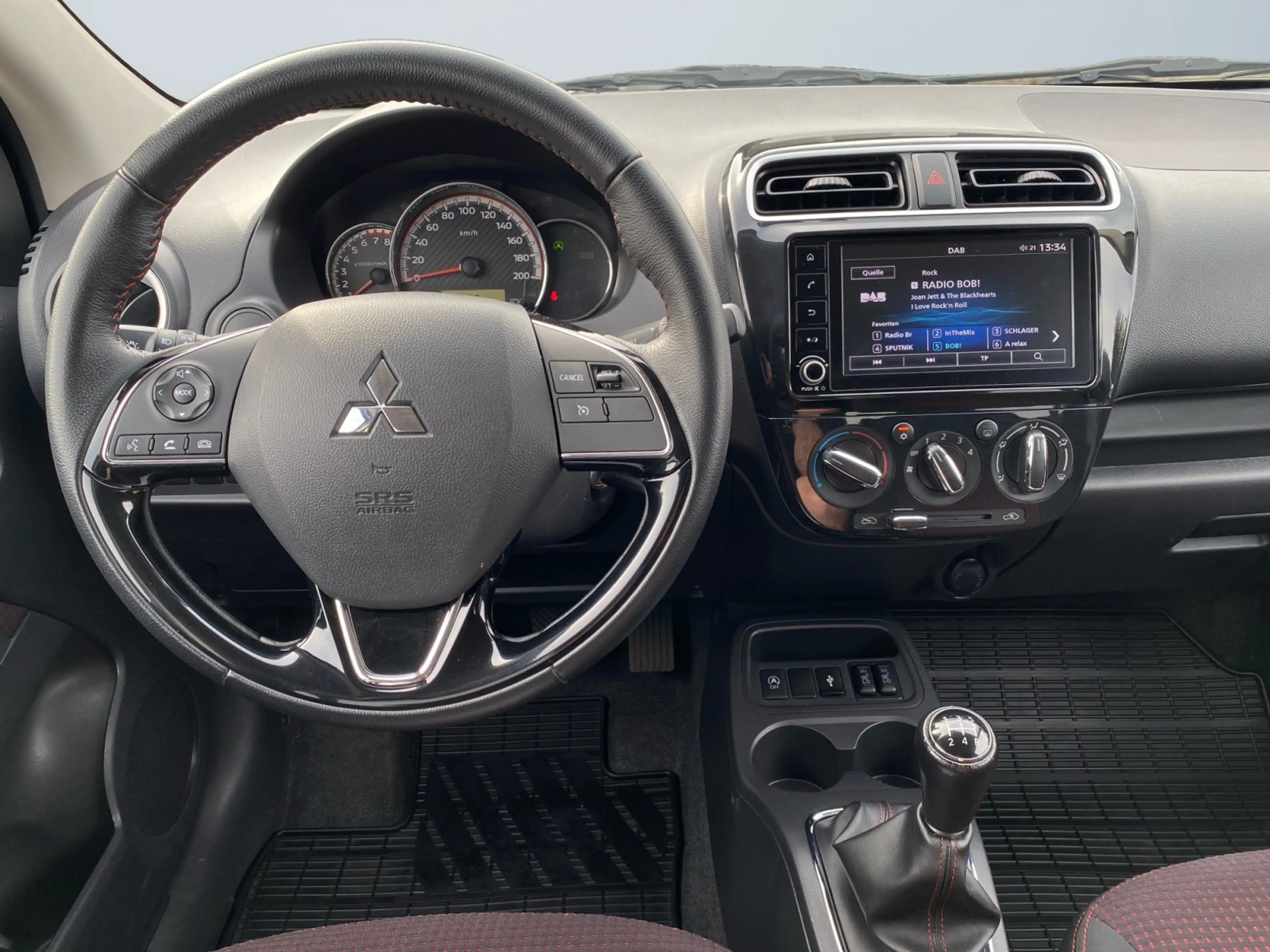 Mitsubishi Space Star Select+ Black 1,2l TEMP+SHZ+KAM — photo 8