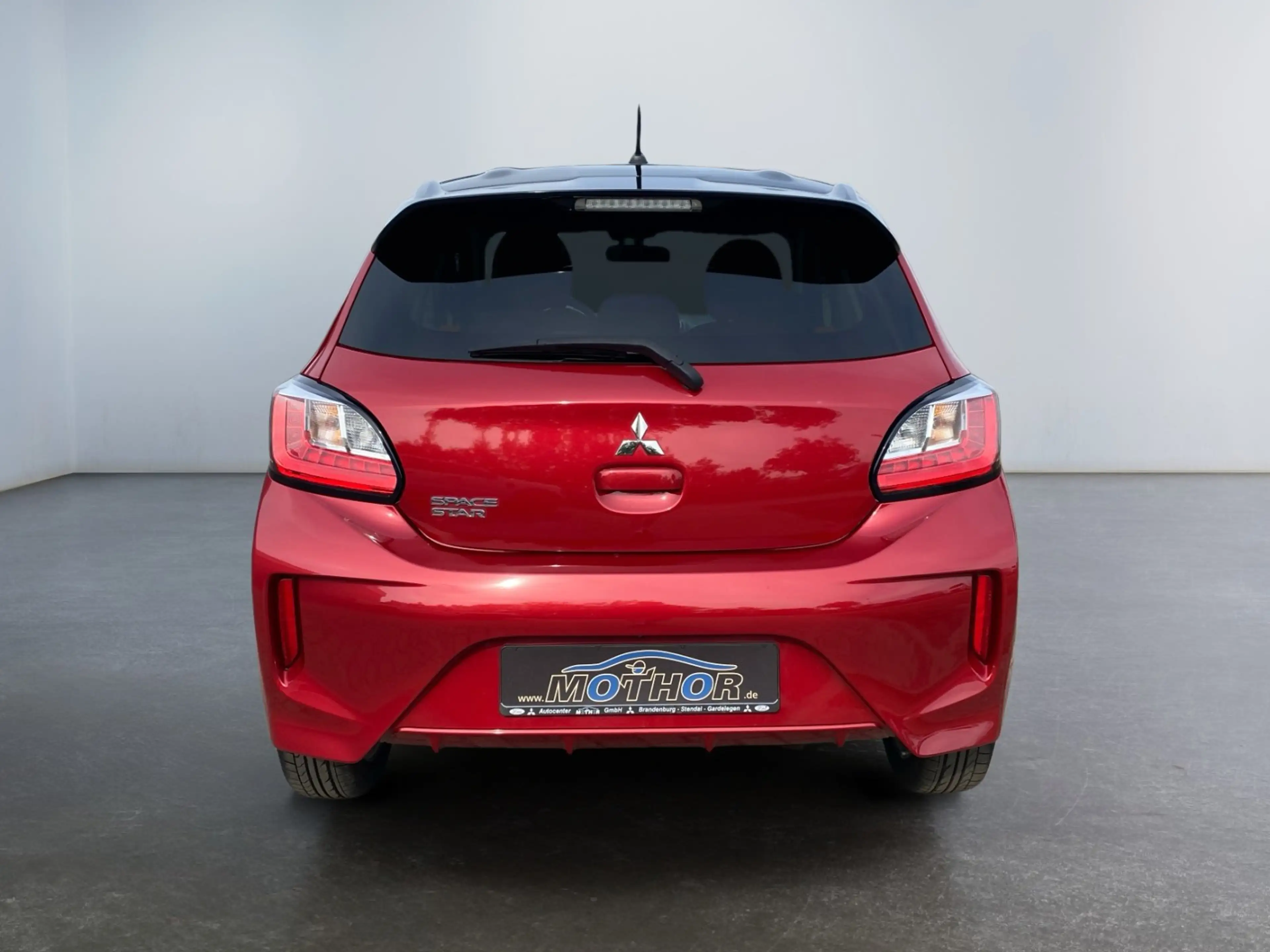 Mitsubishi Space Star Select+ Black 1,2l TEMP+SHZ+KAM — photo 5