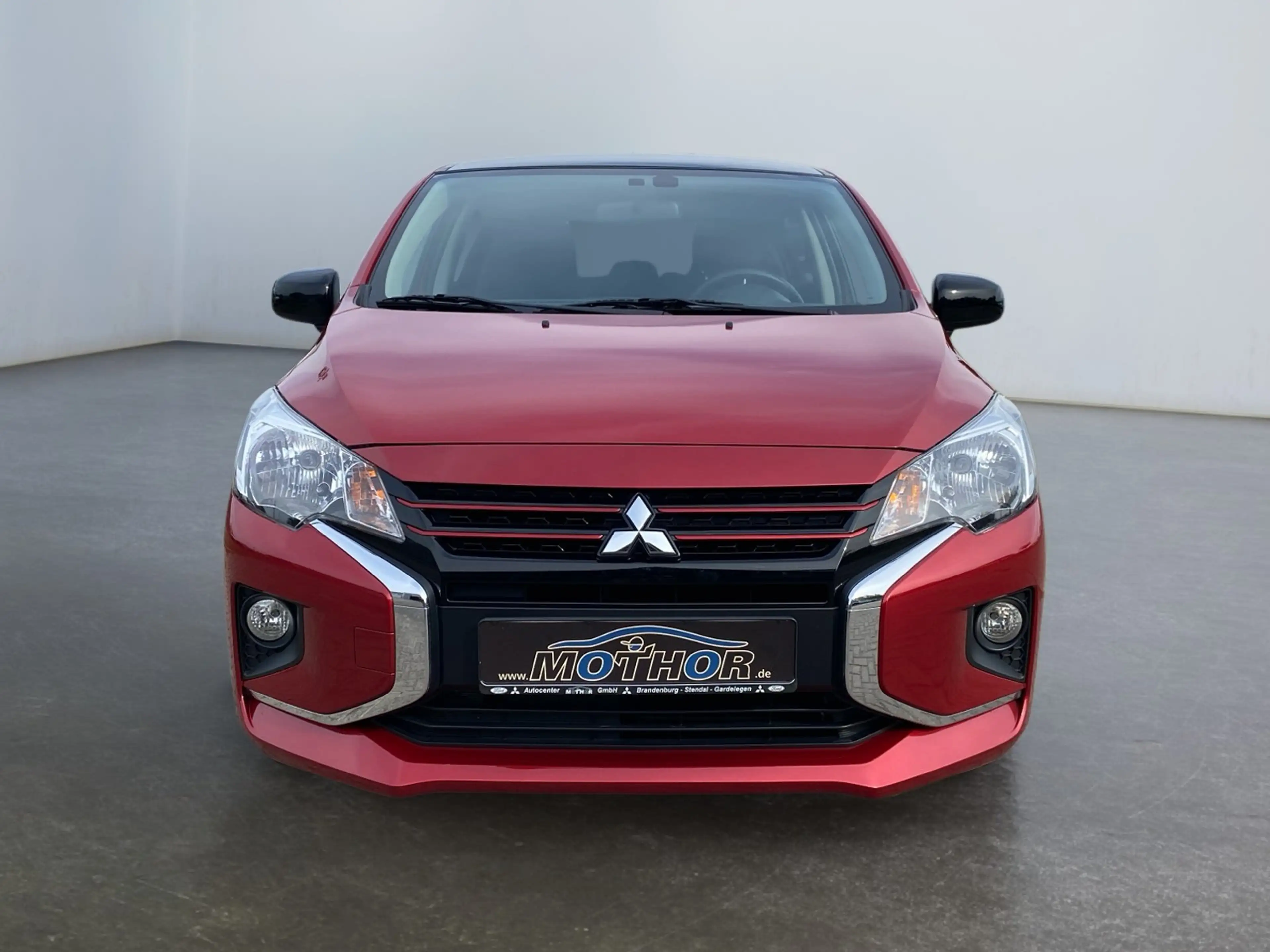 Mitsubishi Space Star Select+ Black 1,2l TEMP+SHZ+KAM — photo 6