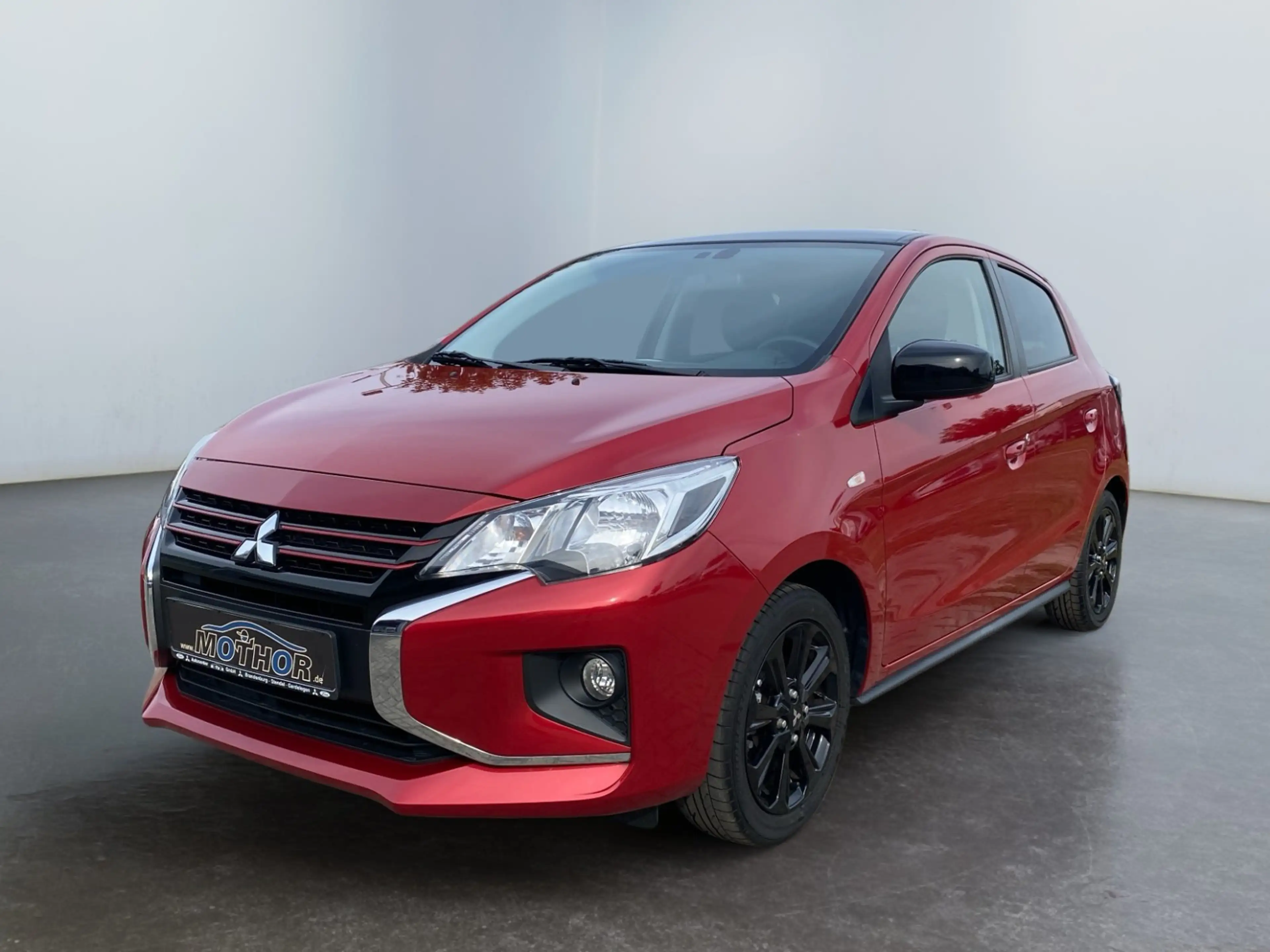 Mitsubishi Space Star Select+ Black 1,2l TEMP+SHZ+KAM — photo 2