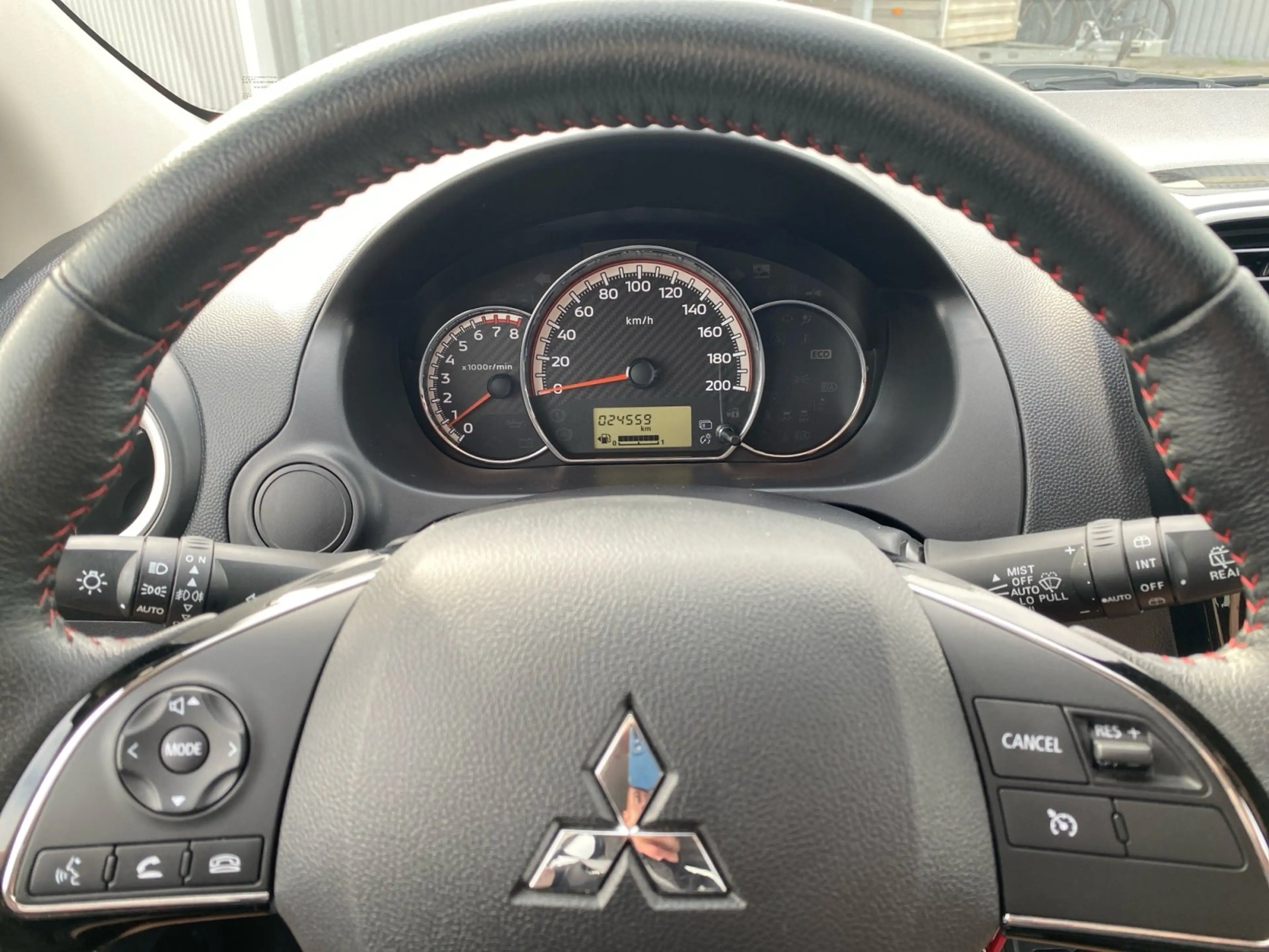 Mitsubishi Space Star Select+ Black 1,2l TEMP+SHZ+KAM — photo 12