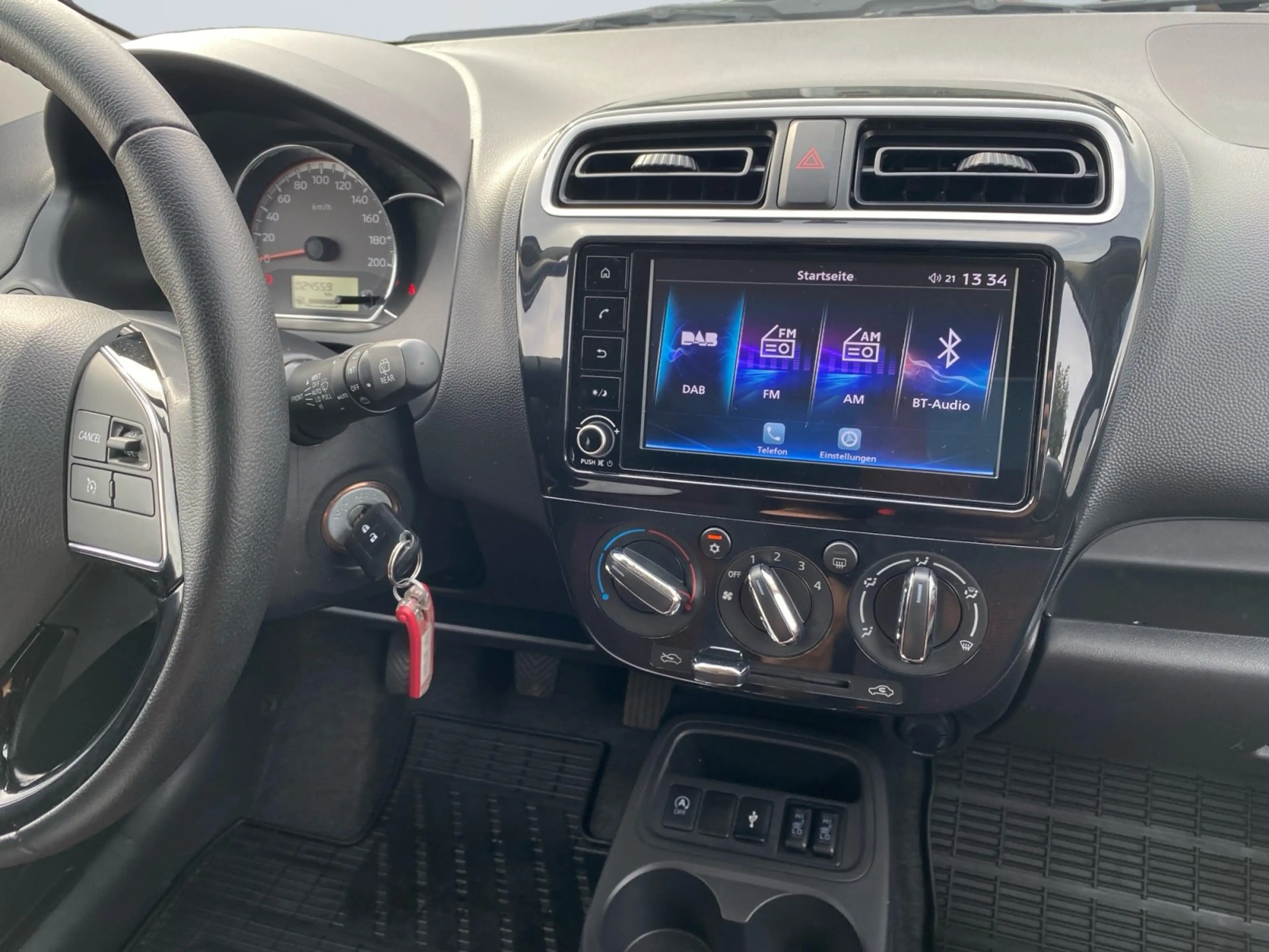 Mitsubishi Space Star Select+ Black 1,2l TEMP+SHZ+KAM — photo 9