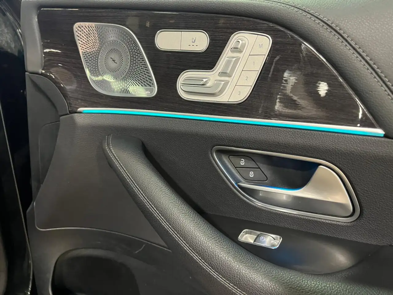 Mercedes-Benz GLE снимка Mercedes-Benz GLE