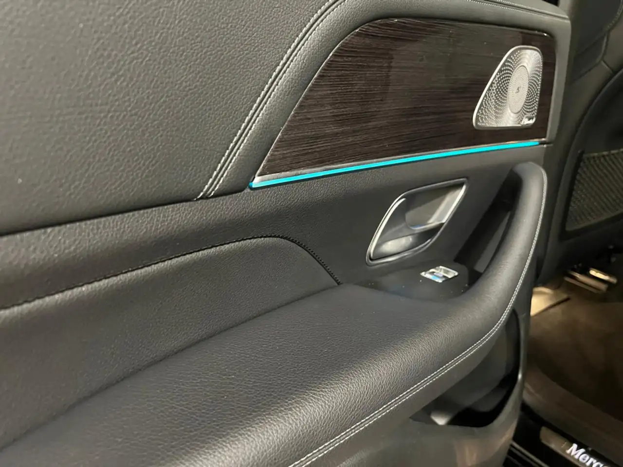 Mercedes-Benz GLE снимка Mercedes-Benz GLE