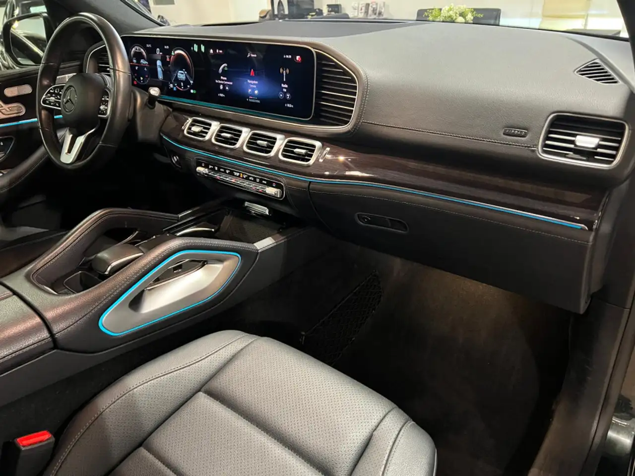 Mercedes-Benz GLE снимка Mercedes-Benz GLE