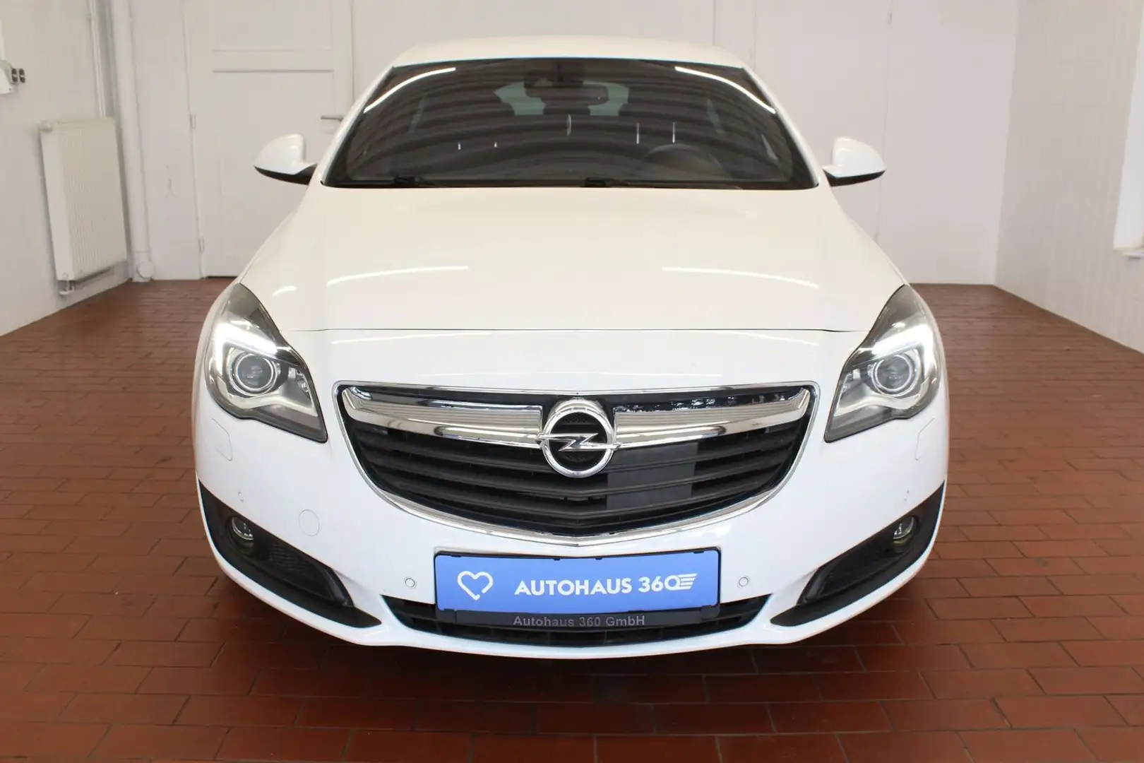 Opel Insignia Business 4x4 ACC Leder Xenon Weiß - 2