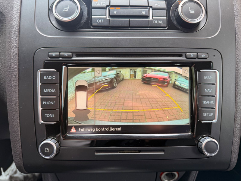 Volkswagen Touran 2.0 TDi Comfortline 7-SITZER+AUT+NAVI+XEN — photo 10
