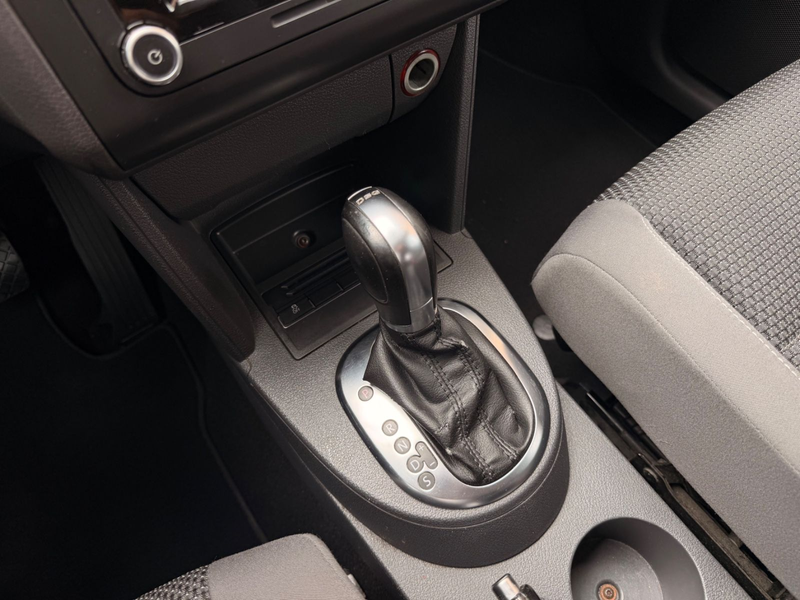 Volkswagen Touran 2.0 TDi Comfortline 7-SITZER+AUT+NAVI+XEN — photo 12